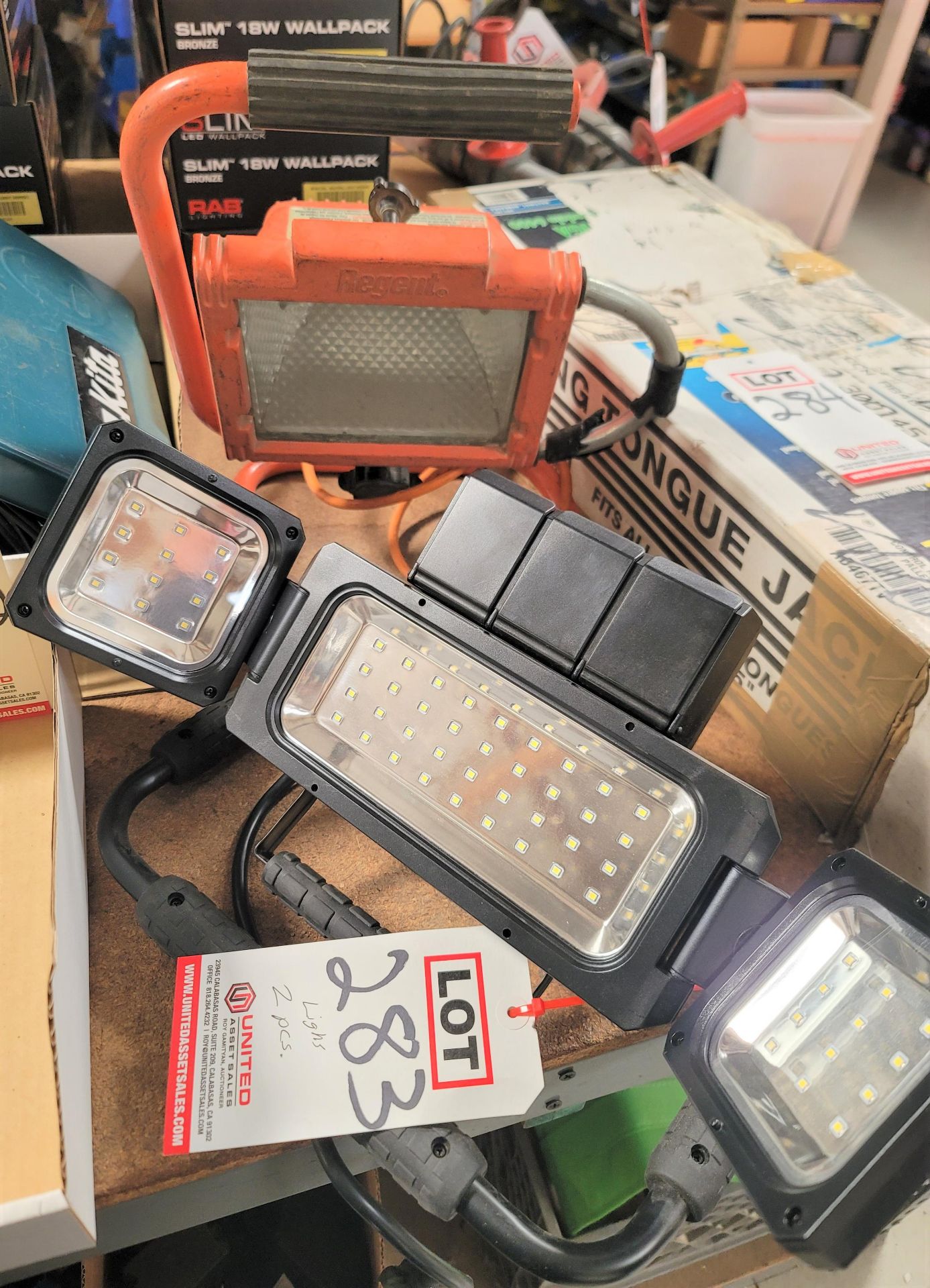 LOT - (2) WORK LIGHTS