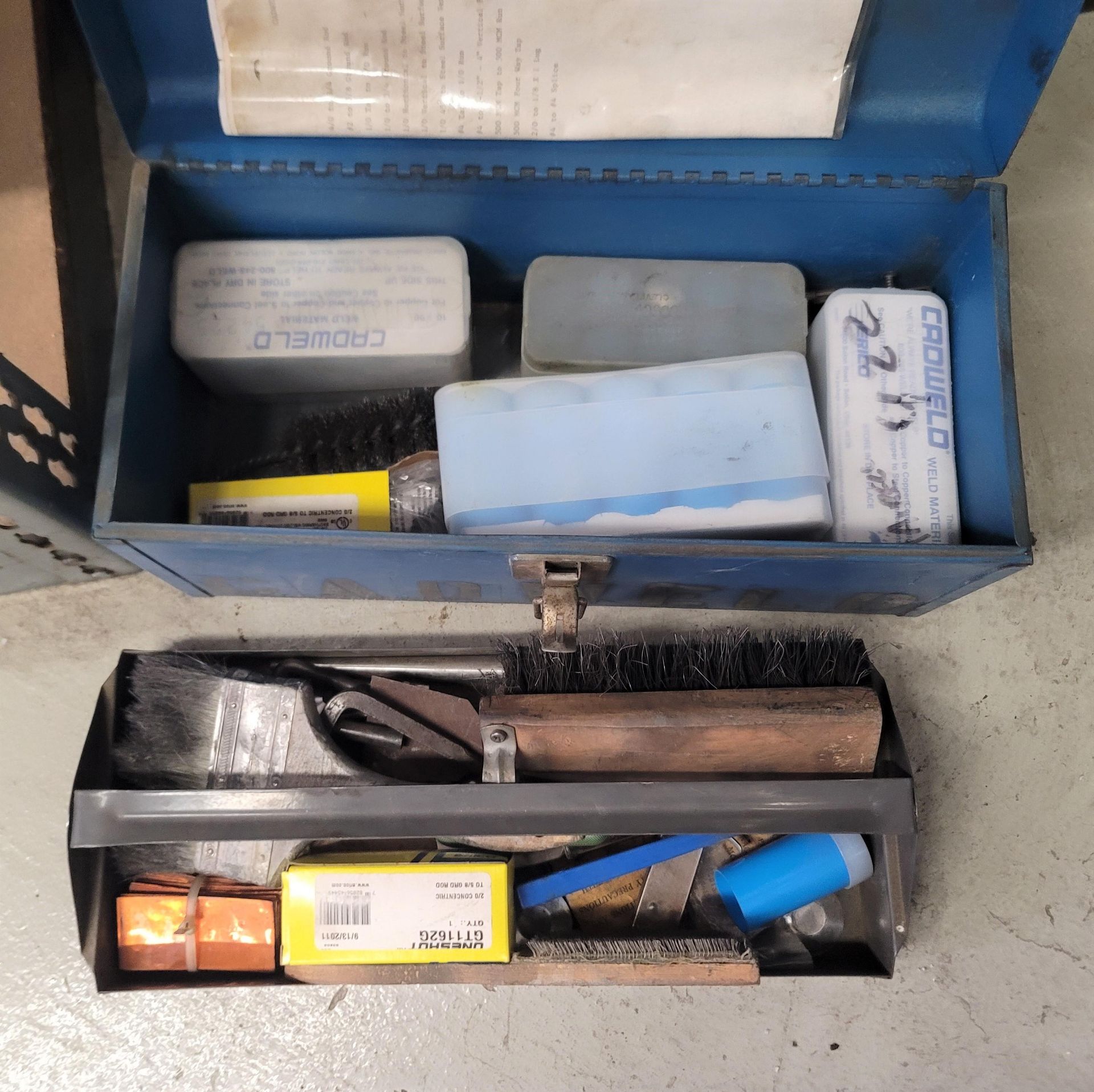 LOT - CADWELD CABLE WELDING MOLDS, POWDER AND SUPPLIES - Image 2 of 3