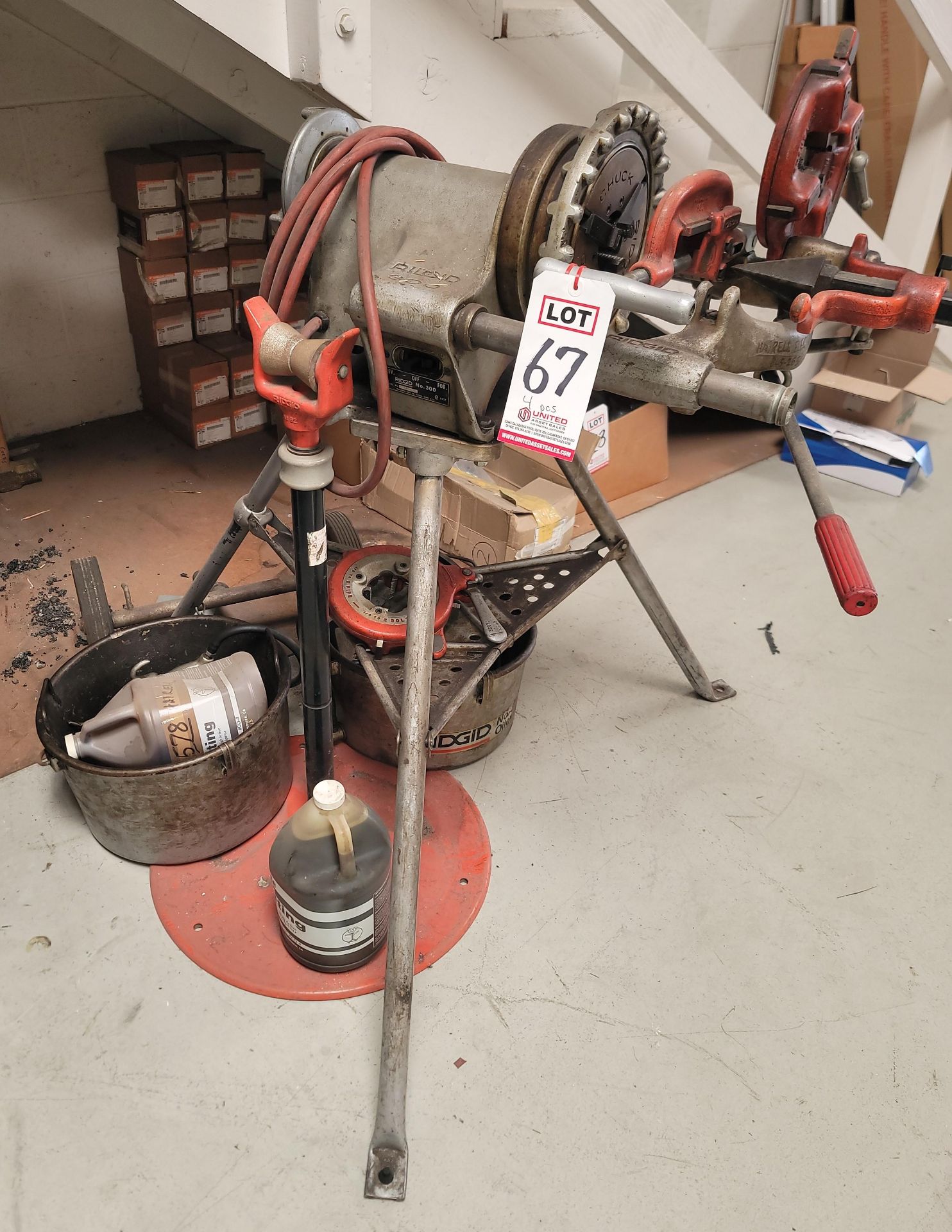 LOT - RIDGID NO. 300 POWER DRIVE PIPE THREADING MACHINE, W/ ACCESSORIES