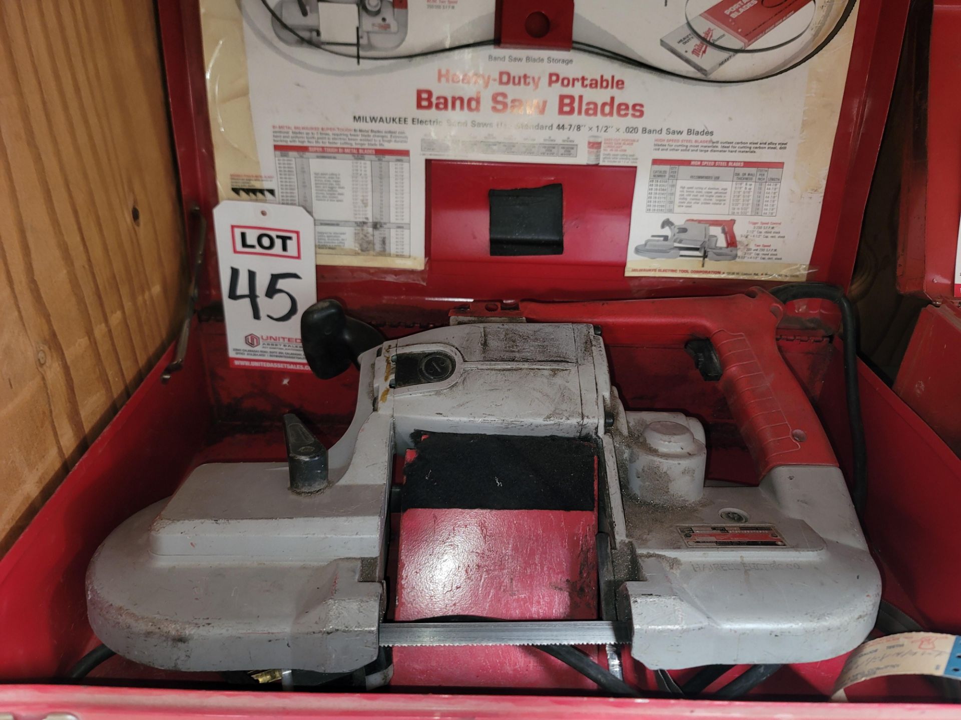 LOT - MILWAUKEE 6230 DEEP CUT 6 AMP PORTABLE BAND SAW, W/ CASE AND SPARE BLADES - Image 2 of 2