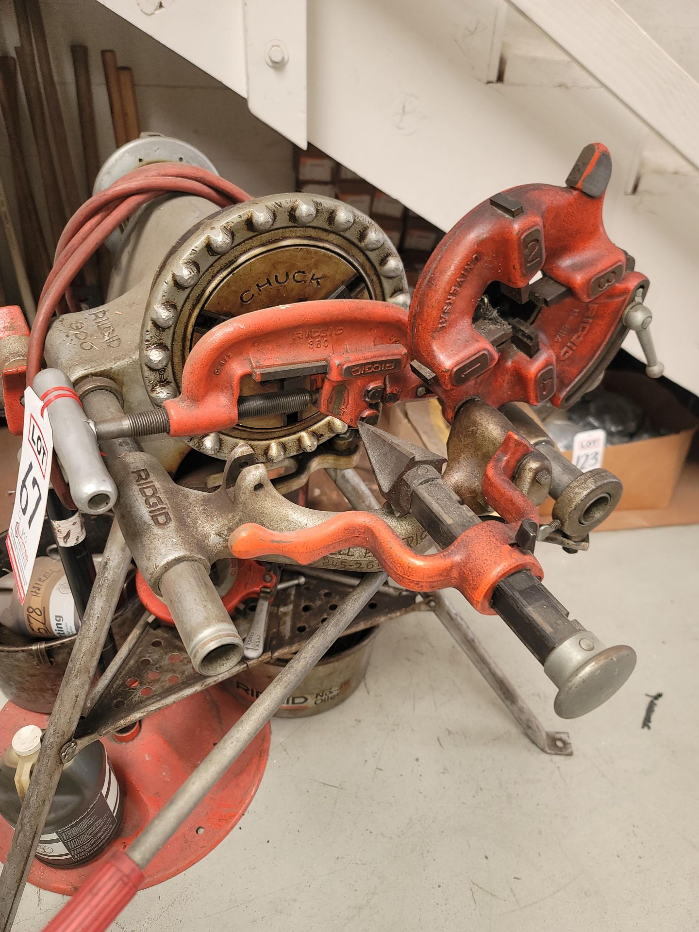 LOT - RIDGID NO. 300 POWER DRIVE PIPE THREADING MACHINE, W/ ACCESSORIES - Image 2 of 5