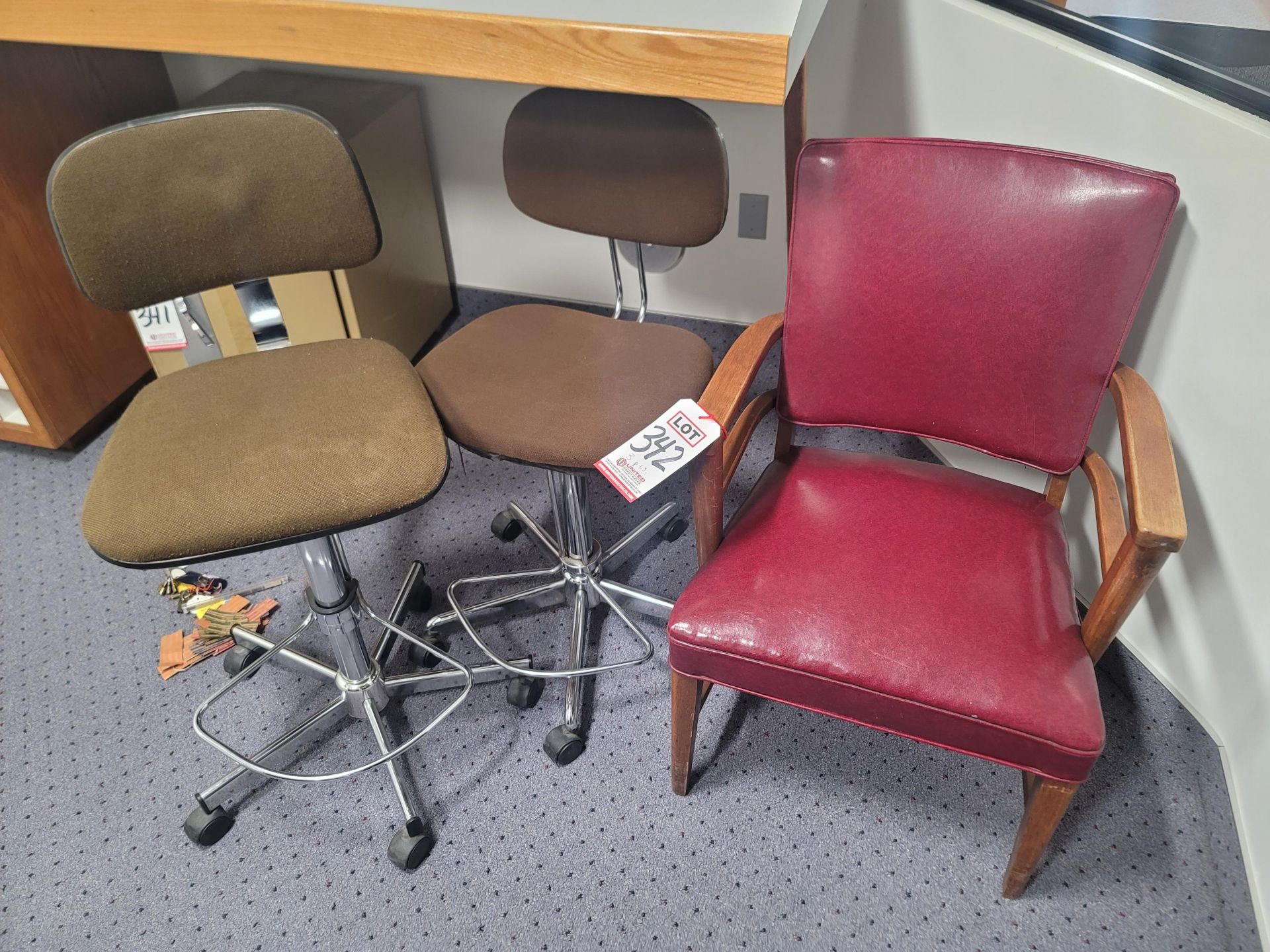 LOT - (3) OFFICE CHAIRS