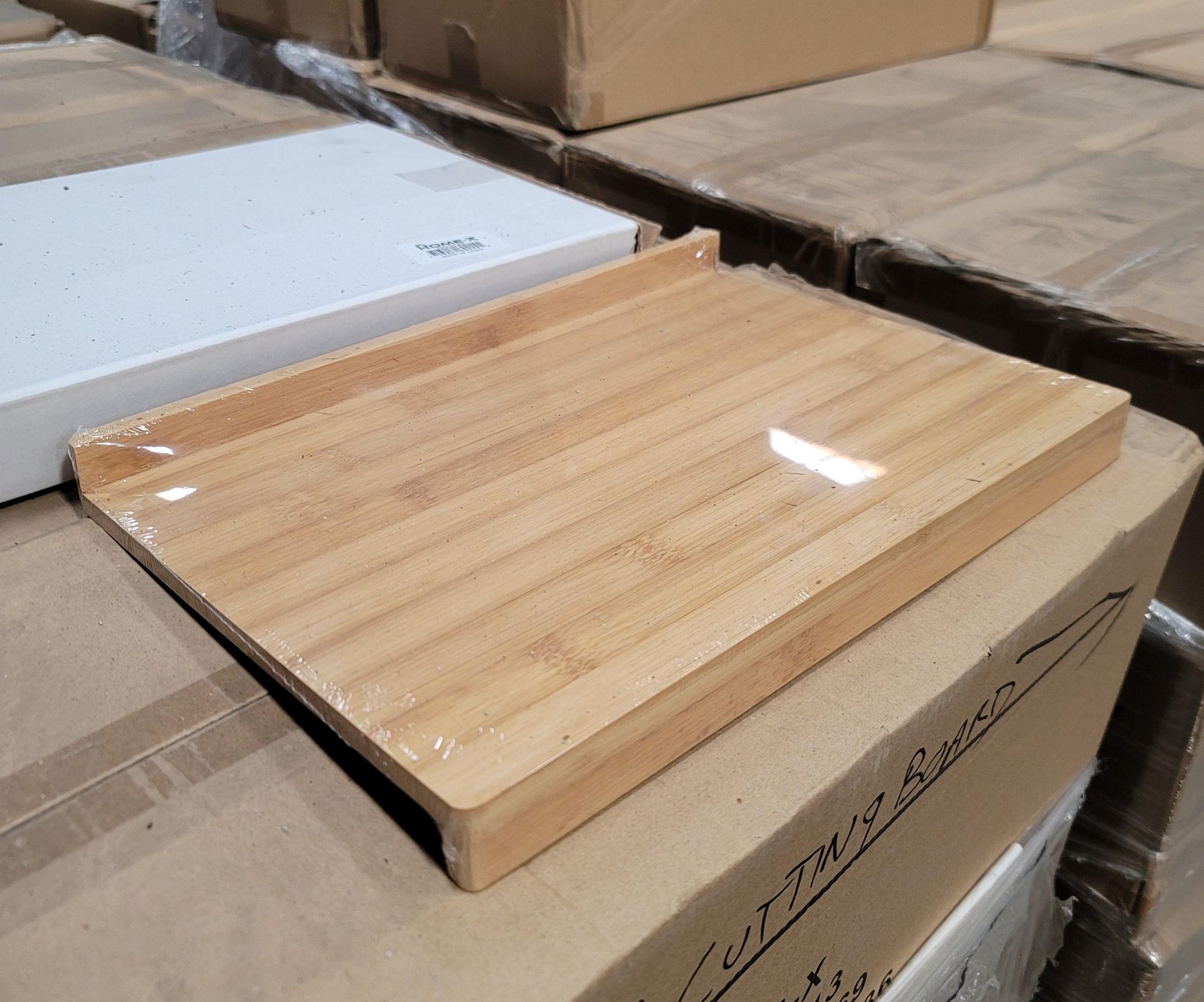 LOT - PALLET OF (288) WOOD REVERSIBLE CUTTING BOARD, (24 CASES/12 PER CASE)
