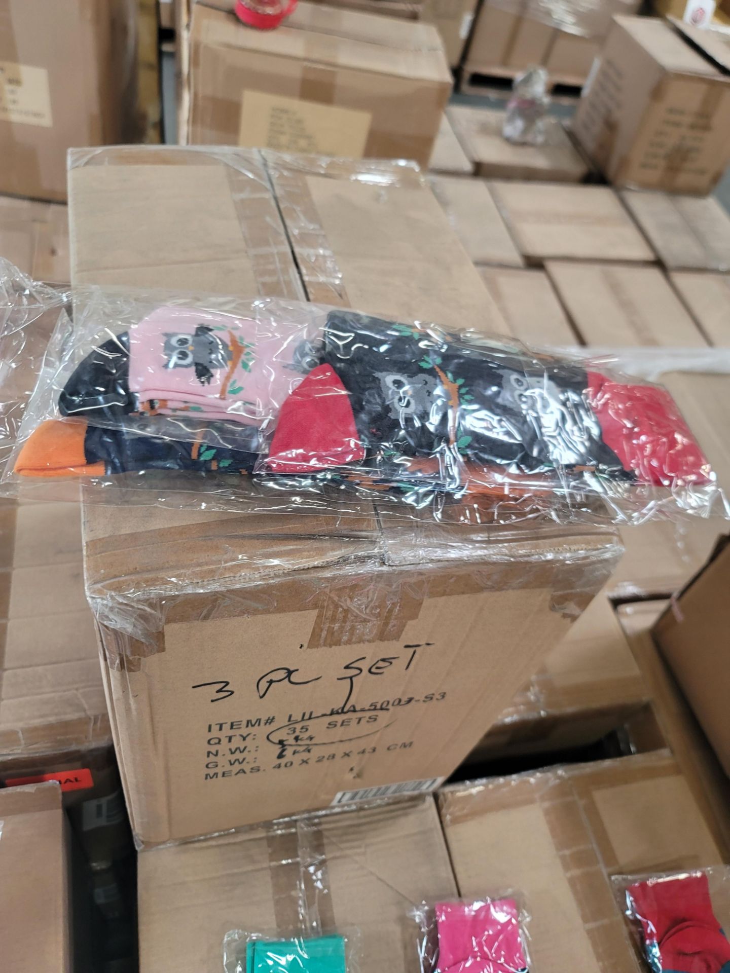 LOT - MIXED PALLET OF (1,200) ASSORTED PAIRS OF COLORFUL PRINT SOCKS, (12 CASES/100 PER CASE); ( - Image 9 of 13