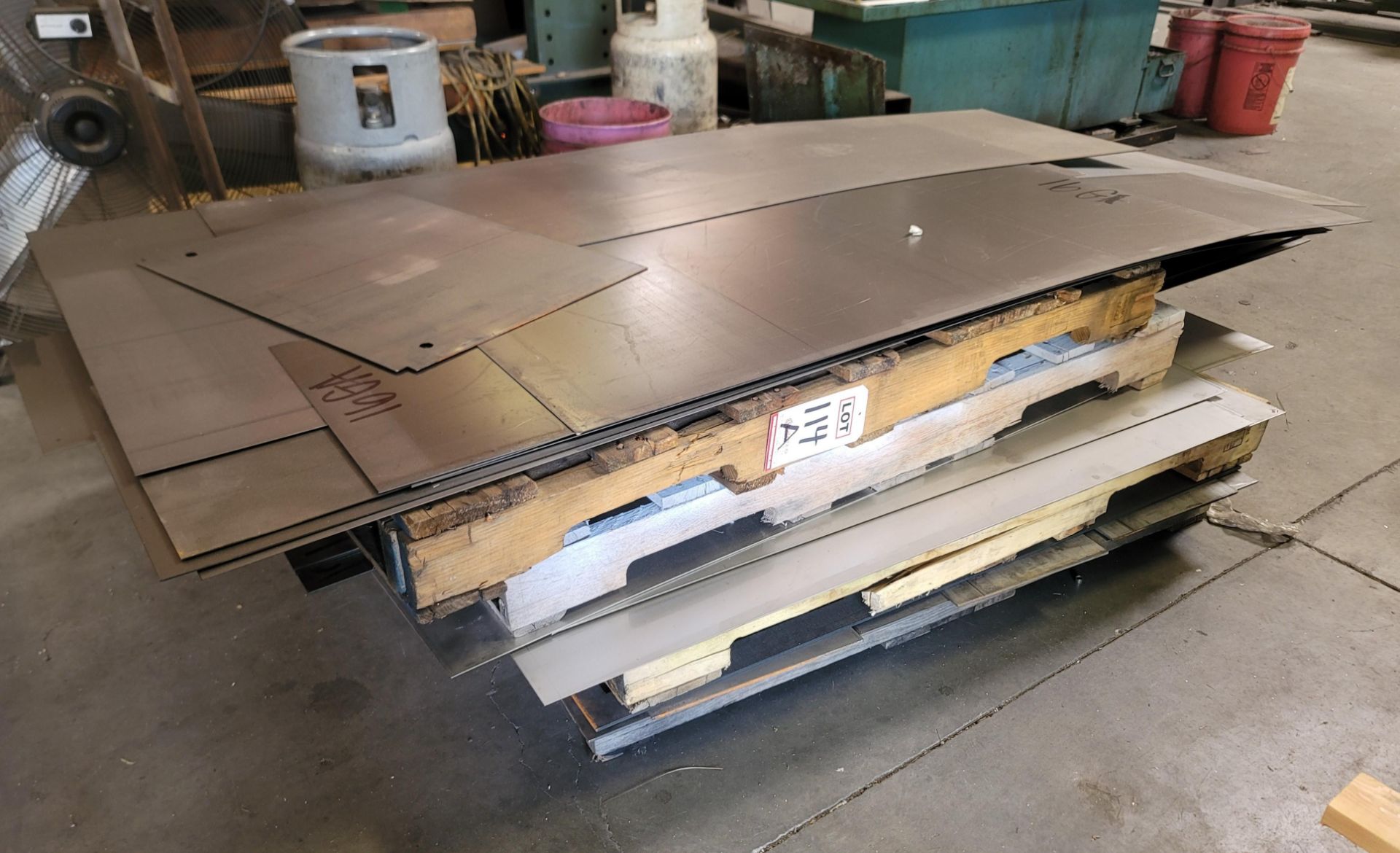 LOT - (4) PALLETS OF SHEET MATERIAL: STEEL AND ALUMINUM