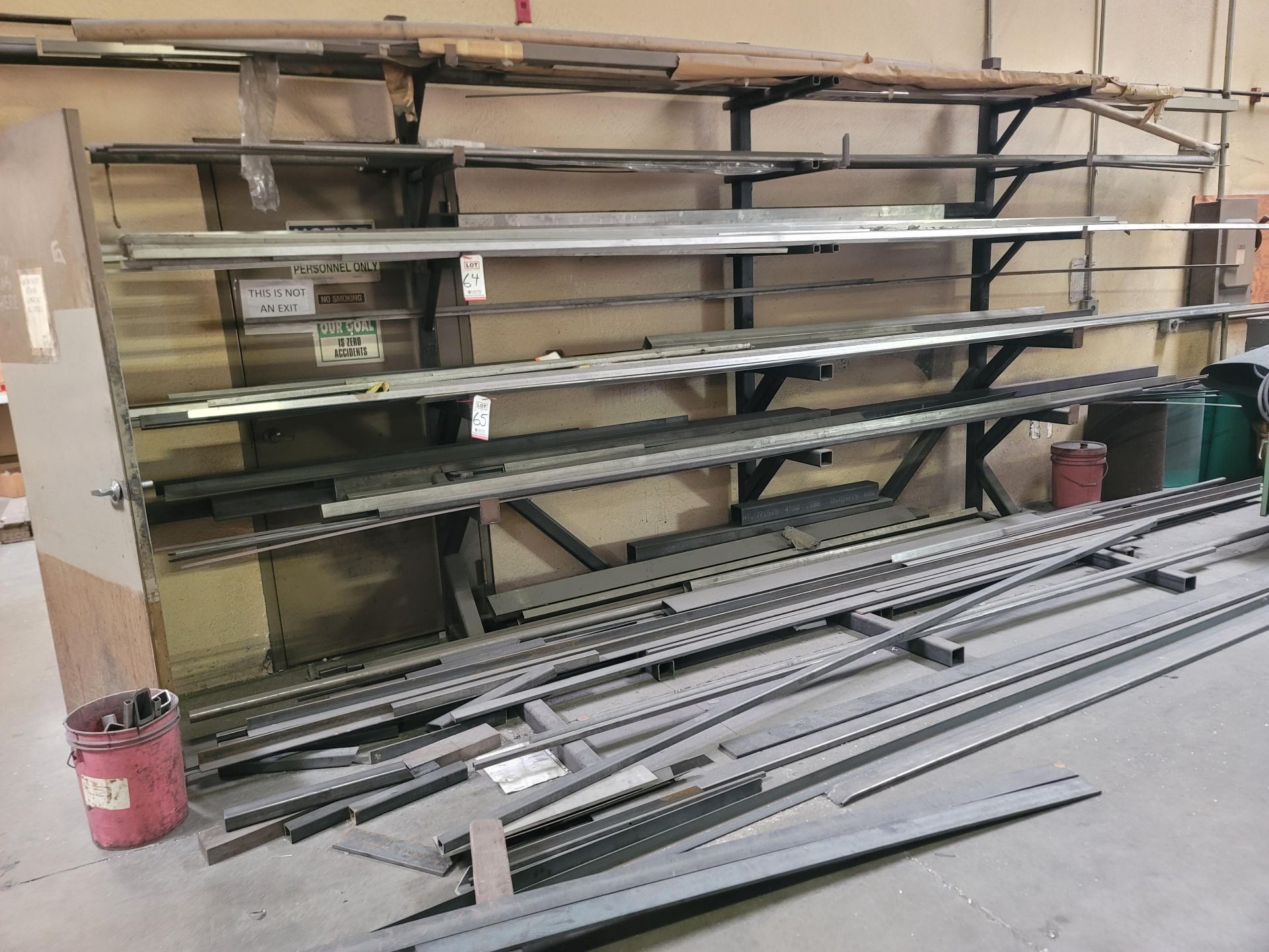 LOT - CONTENTS ONLY OF RACK, TO INCLUDE: ALUMINUM AND STEEL: SQUARE, BOX, FLAT BAR, ANGLE, ROUND