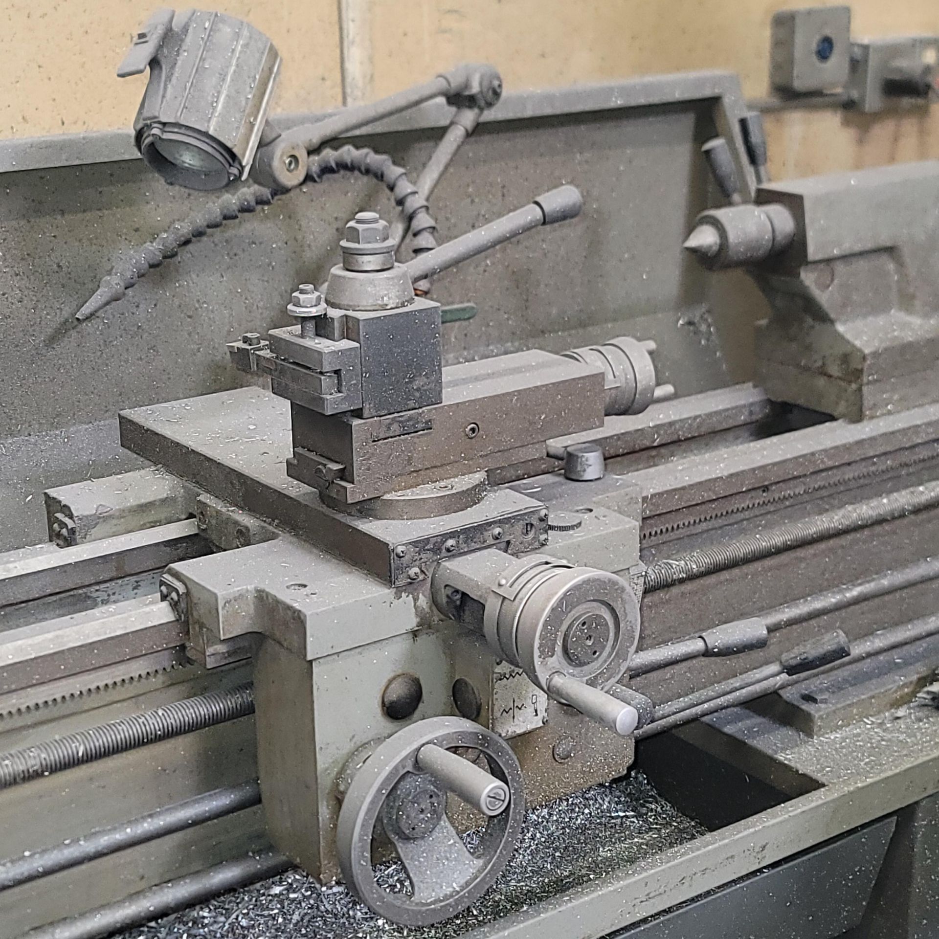 KENT KLS-1440 GEARED HEAD PRECISION LATHE, 1-1/2" THROUGH HOLE, 6" 3-JAW CHUCK, TAILSTOCK, S/N - Image 3 of 6