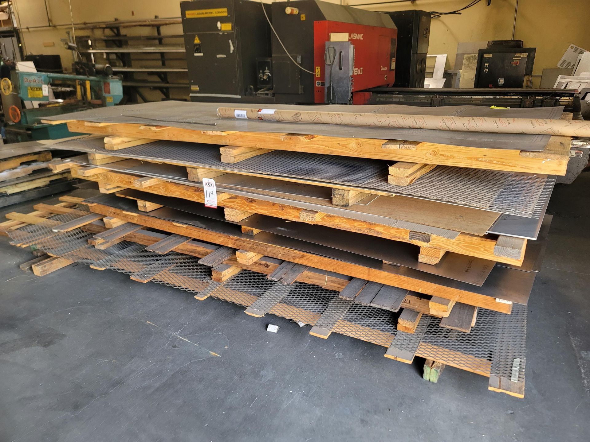 LOT - PALLETS OF SHEET MATERIAL: (5) PALLETS OF ASSORTED ALUMINUM, STEEL AND EXPANDED STEEL MESH