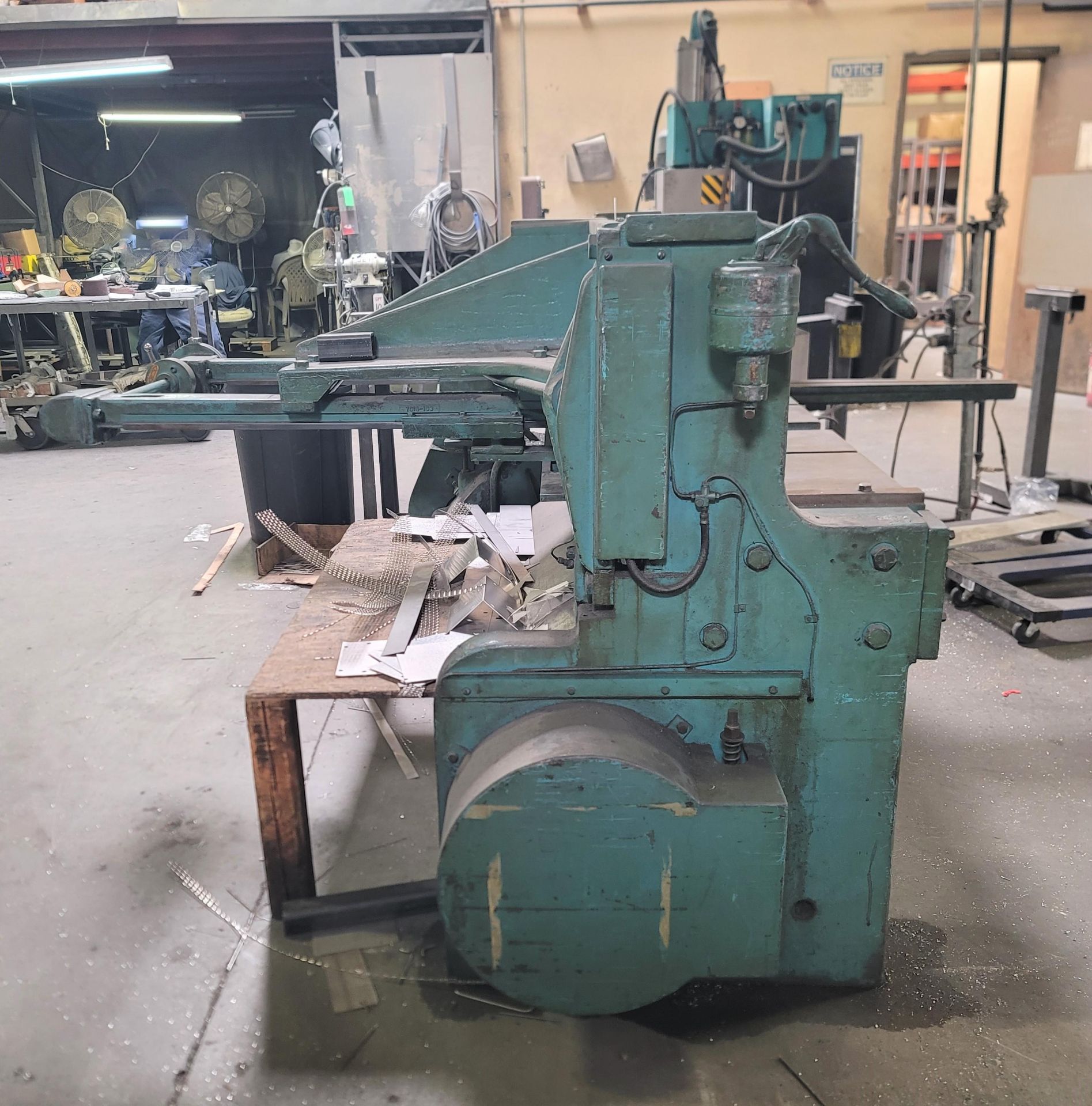 WYSONG 52" POWER SHEAR, MODEL 1252-HD, 10 GAGE X 4' CAPACITY, MECHANICAL, SQUARING ARM, S/N P13- - Image 4 of 5