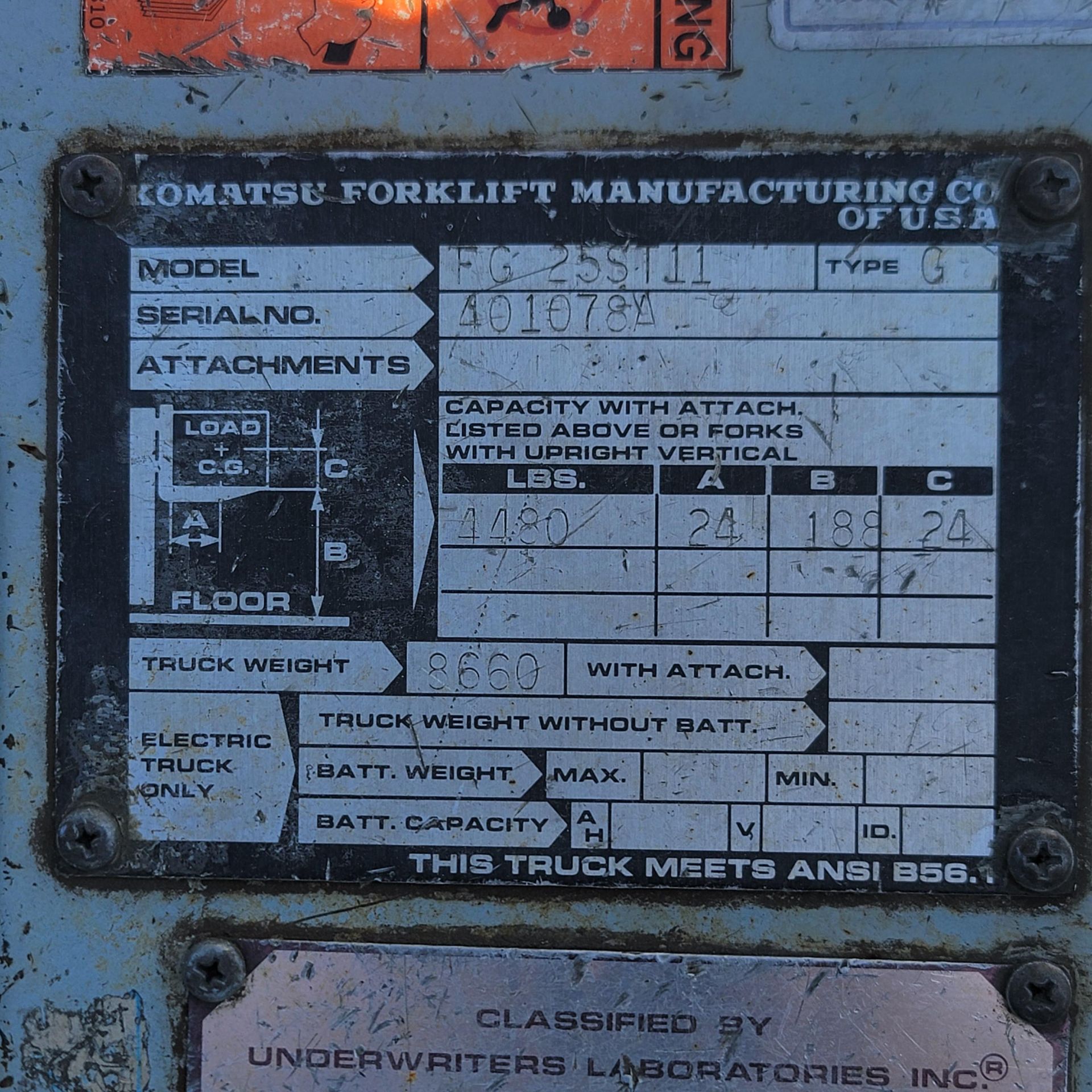 KOMATSU 25 LPG FORKLIFT, MODEL FG-25ST11, 4,000 LB CAPACITY, 3-STAGE MAST, 42" FORKS, SOLID - Image 10 of 10