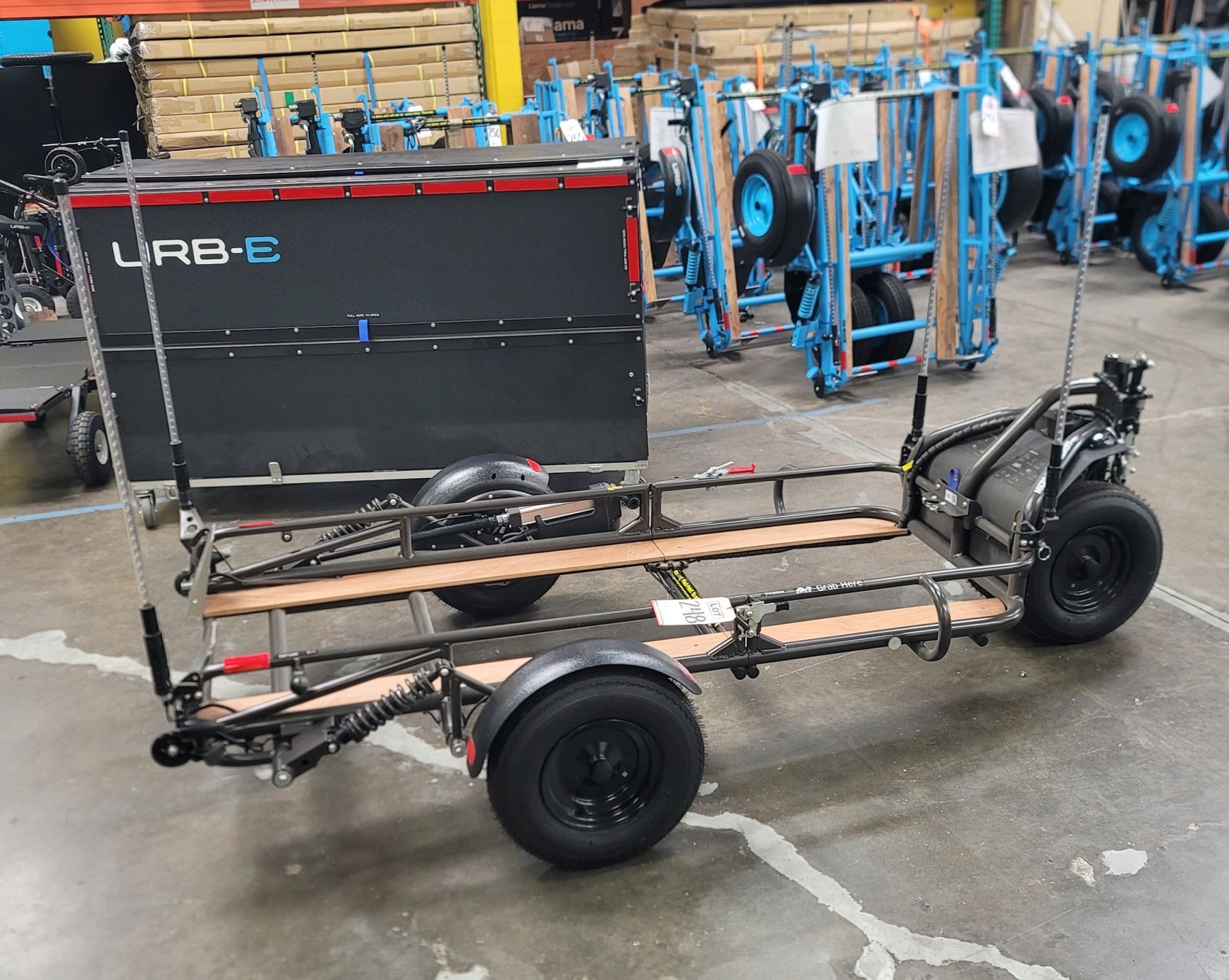 TOWABLE ROLL ON ROLL OFF TRAILER, W/ ELECTRIC LIFT, HYDRAULIC REAR BRAKES, COIL OVER SUSPENSION, - Image 2 of 4