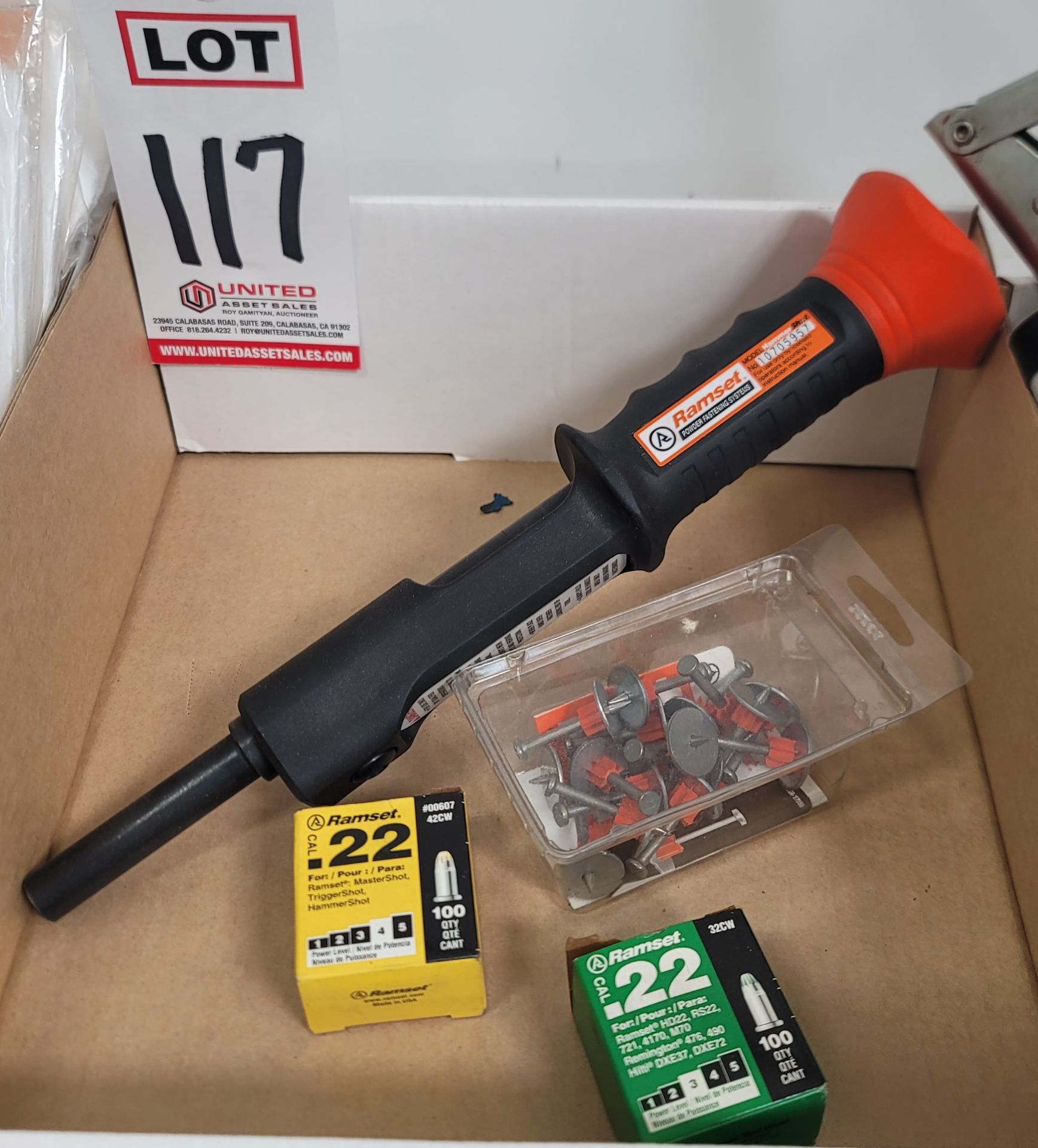 LOT - RAMSET POWDER ACTUATED TOOL W/ LOADS & FASTENERS