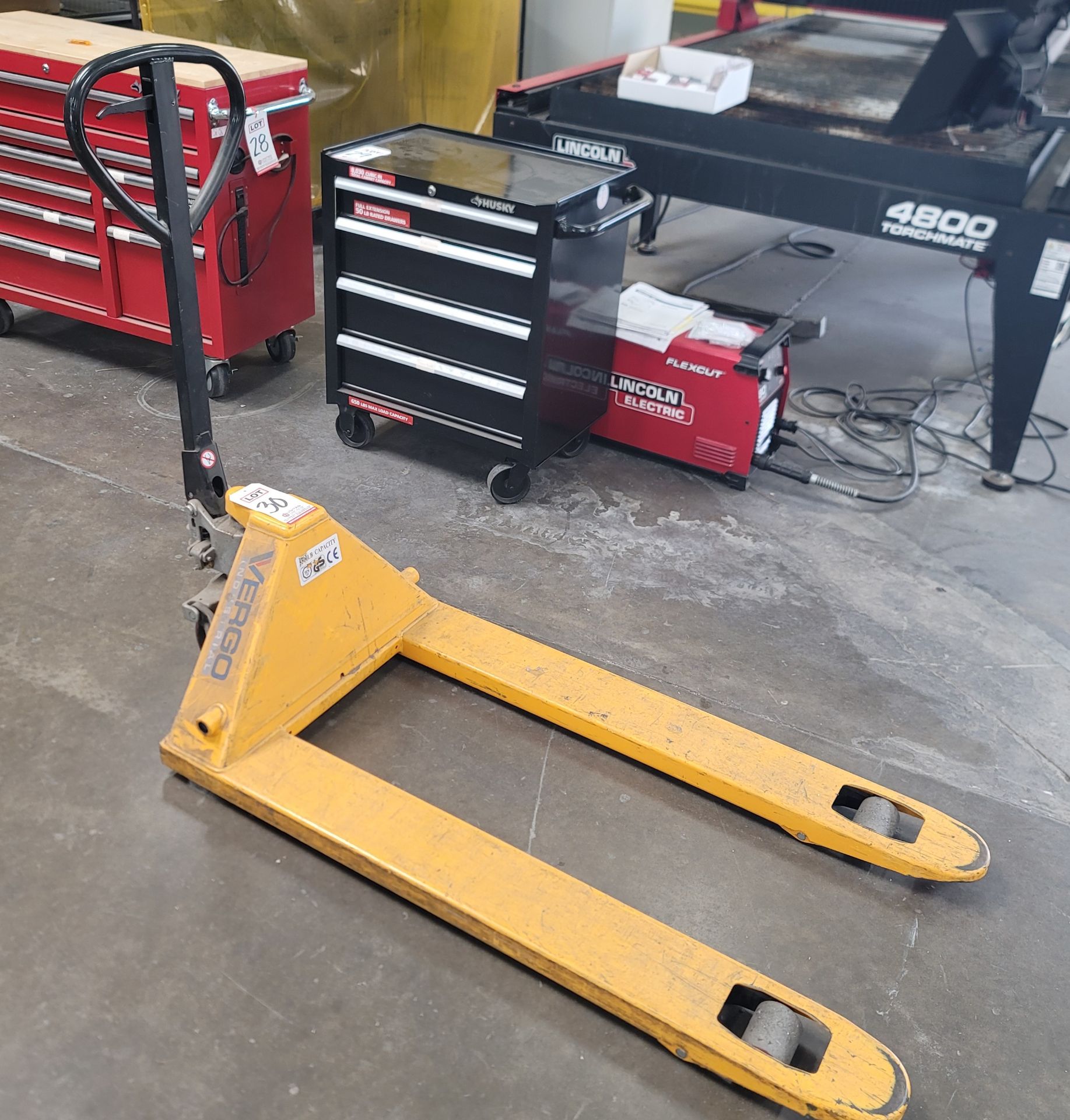 VERGO INDUSTRIAL PALLET JACK, 5,500 LB CAPACITY, (DELAYED PICKUP UNTIL MONDAY, JUNE 24)