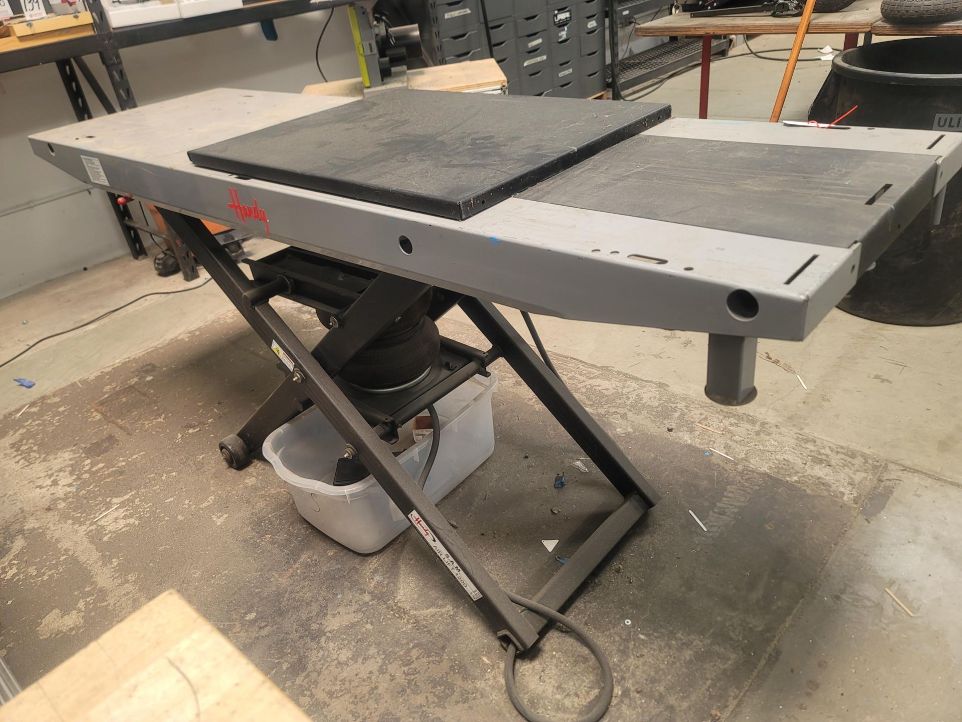 HANDY S.A.M. AIR LIFT TABLE, P/N 40200, 1,200 LB CAPACITY, 84" X 24" WORK SURFACE, 39" MAX. HT, 8" - Image 4 of 4