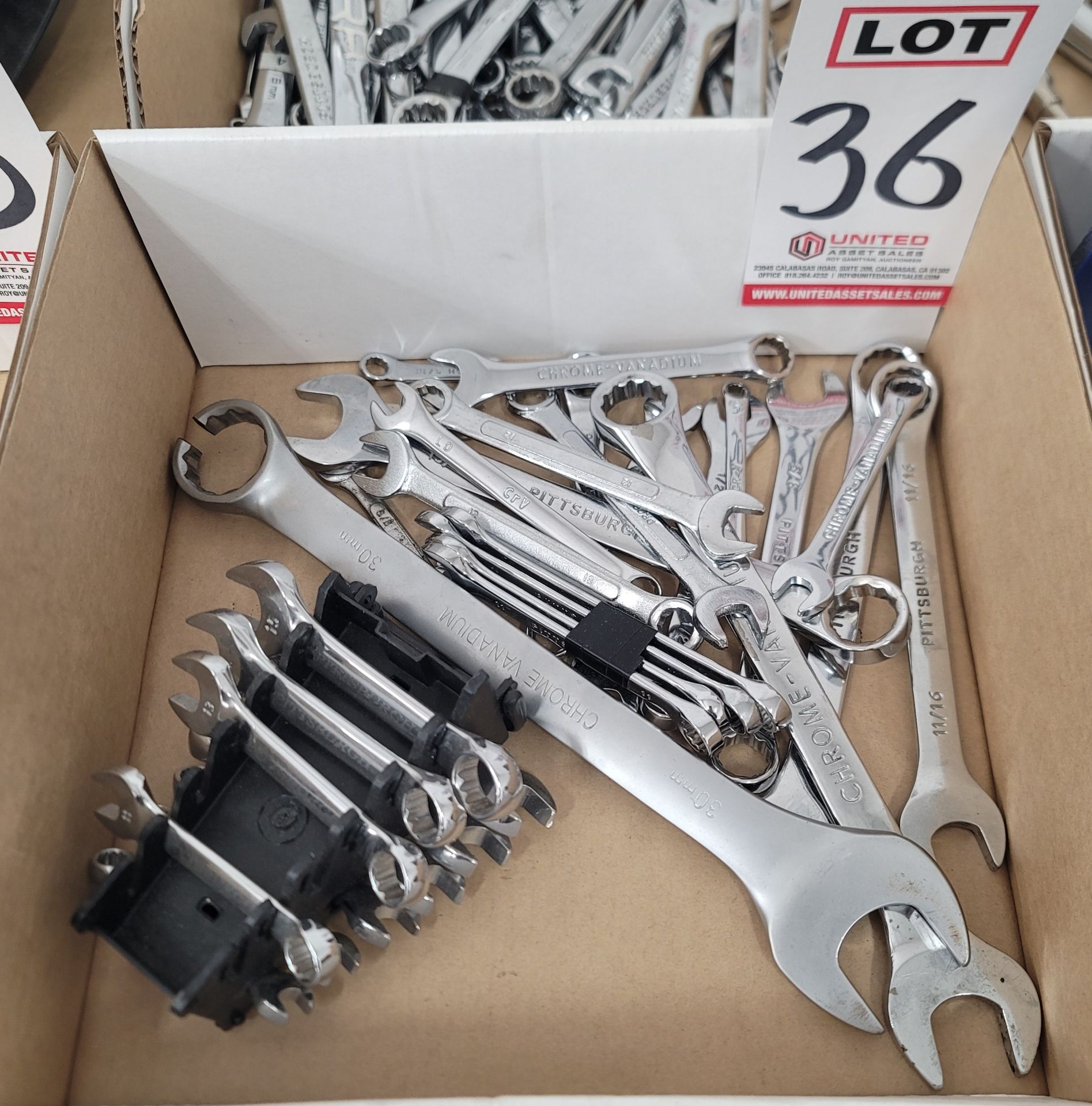 LOT - COMBINATION WRENCHES, METRIC AND STANDARD