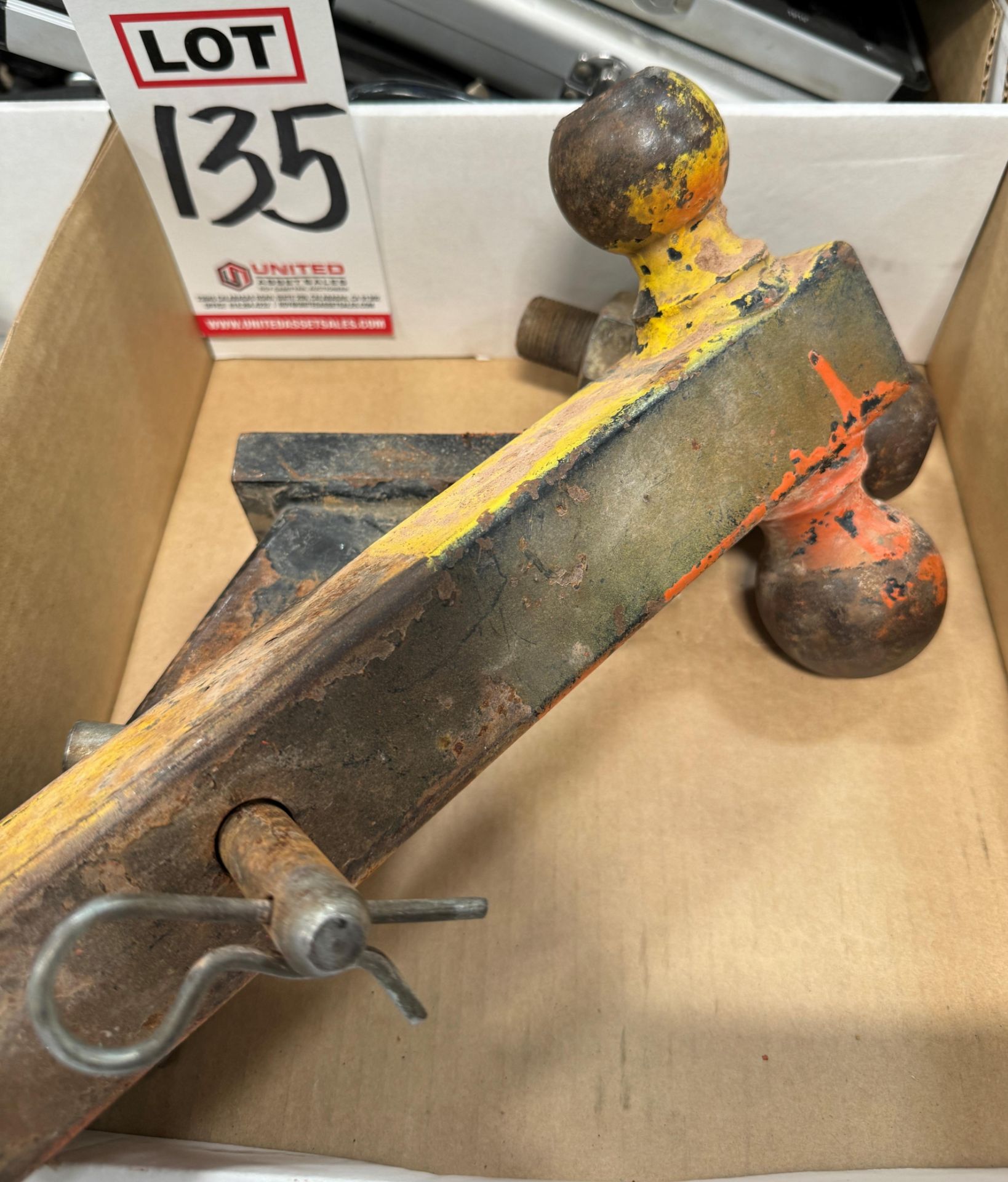 LOT - TRAILER HITCH