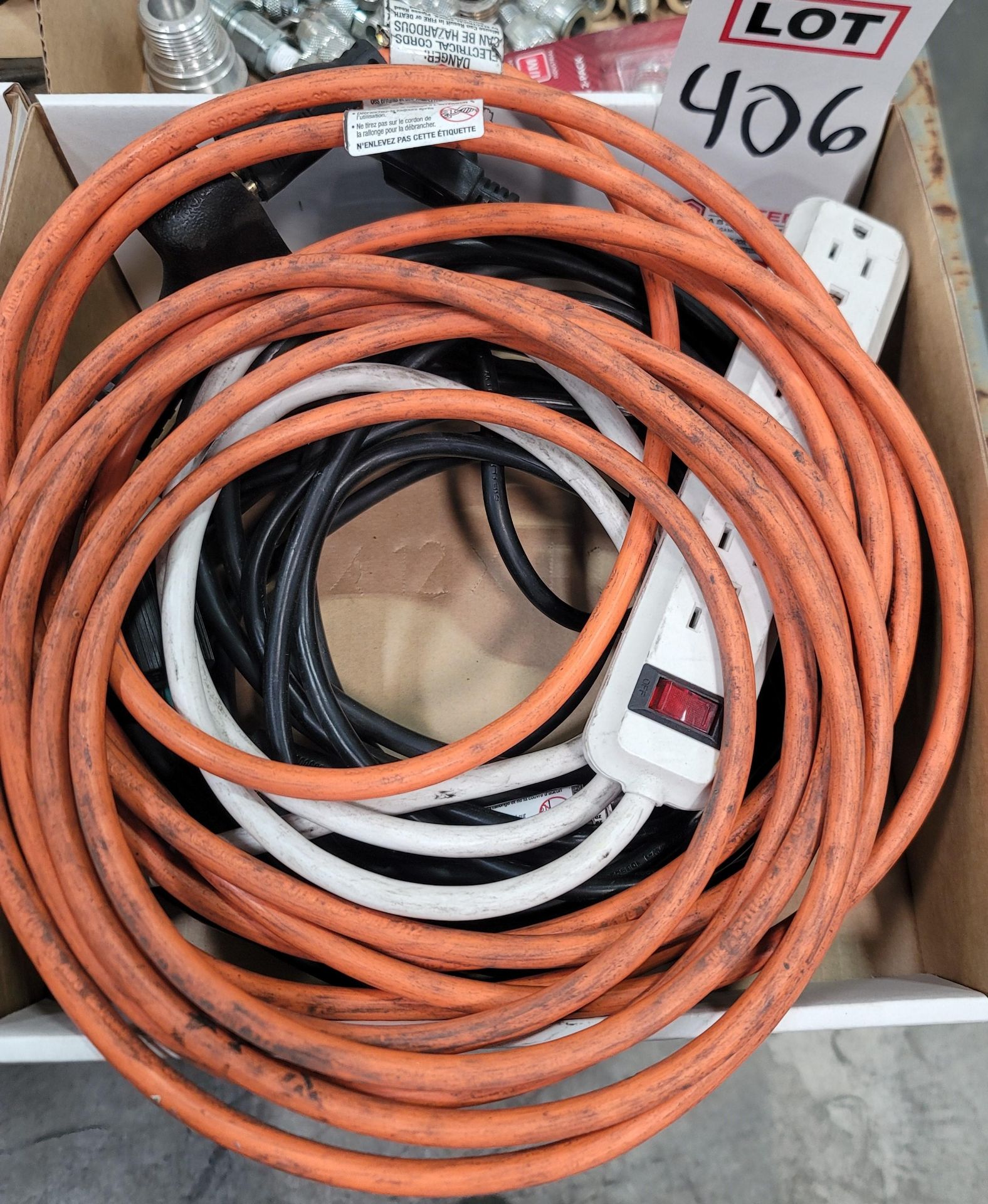 LOT - EXTENSION CORDS