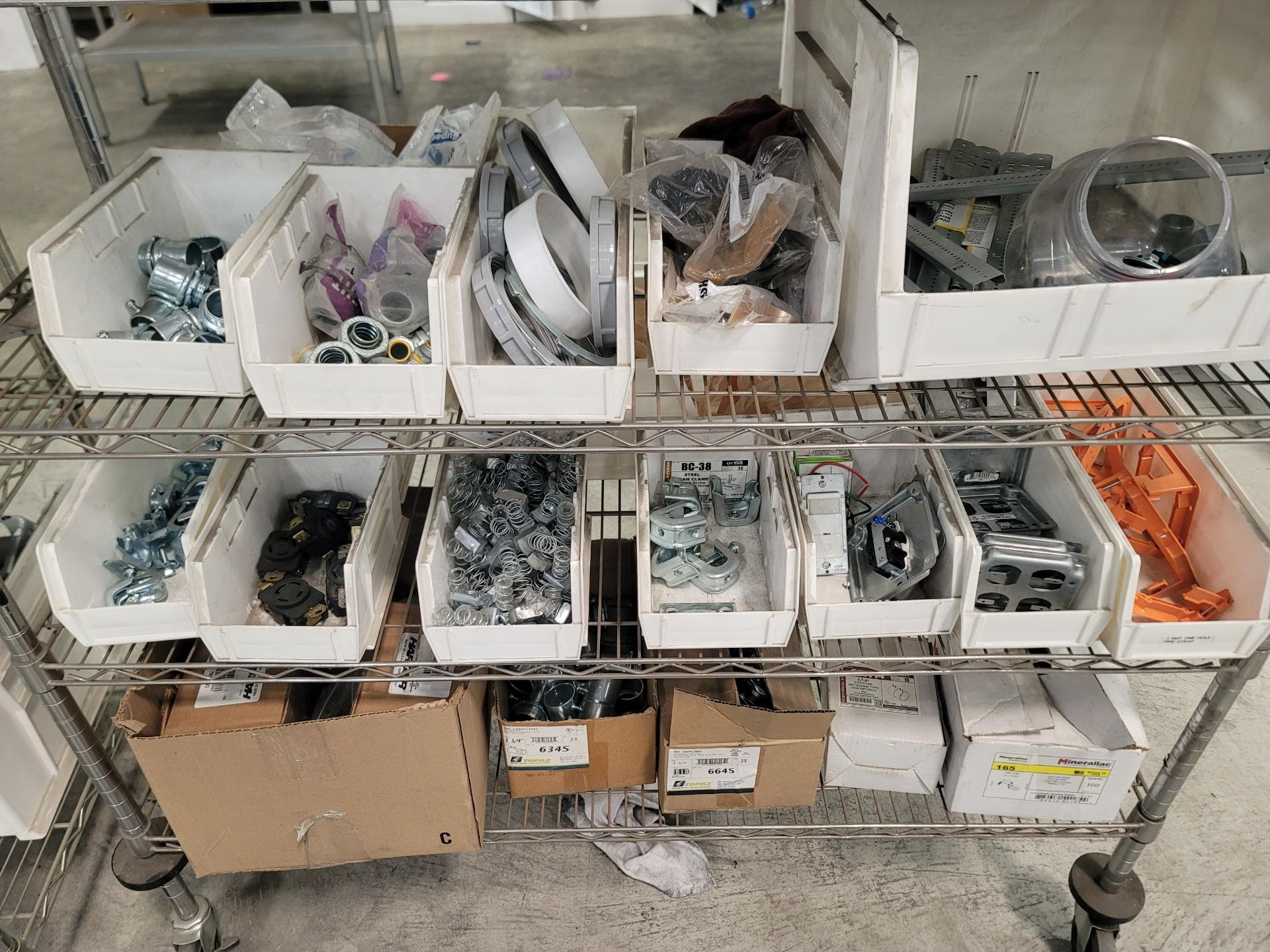 LOT - CONTENTS ONLY OF RACK, TO INCLUDE: ASSORTED ELECTRICAL HARDWARE, WIRE SPOOLS, ETC. - Image 3 of 5