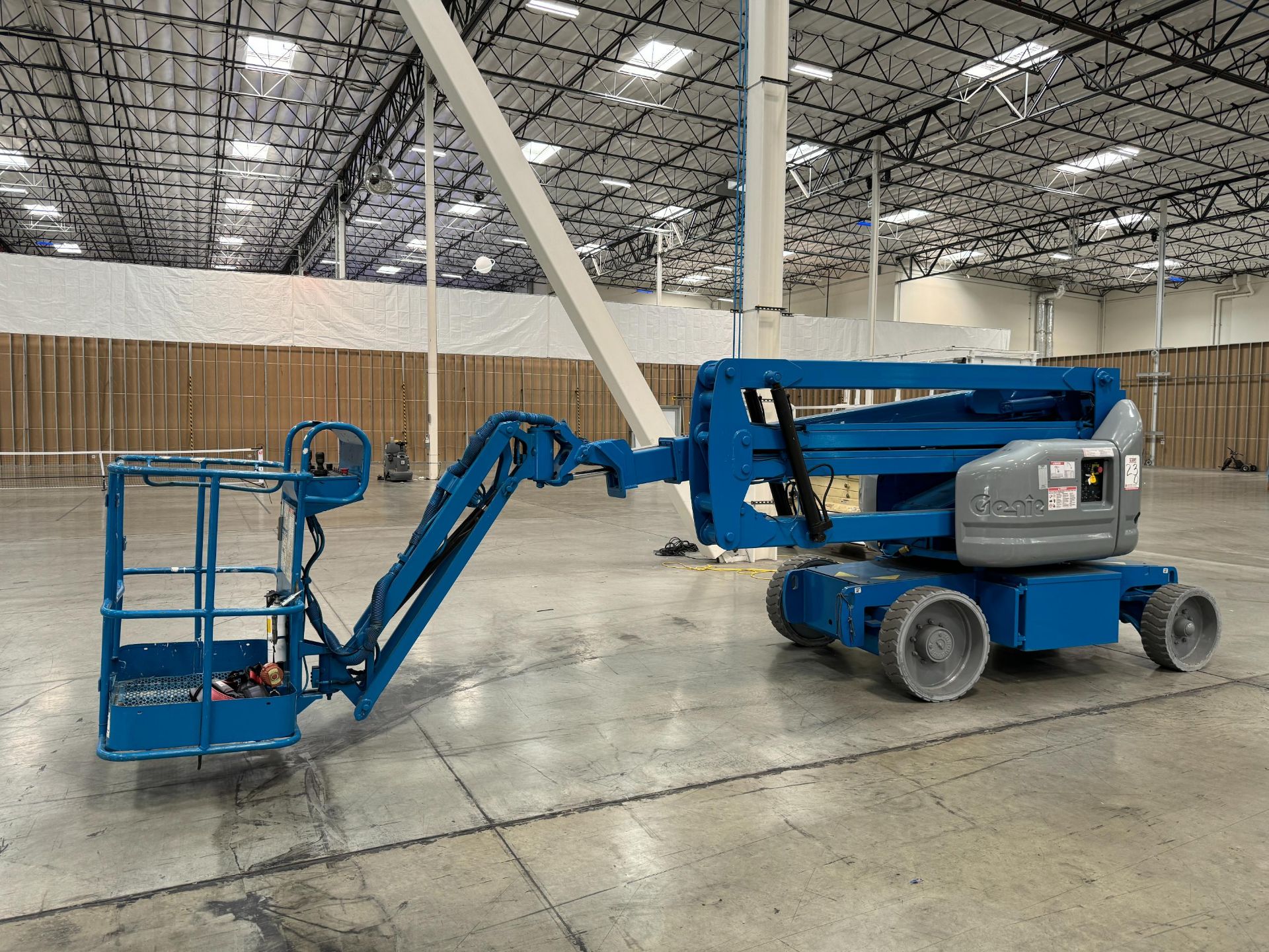 2010 GENIE ARTICULATED BOOM LIFT, MODEL Z-40/23N RJ, MAX WORKING HEIGHT: 46'5", MAX HORIZONTAL