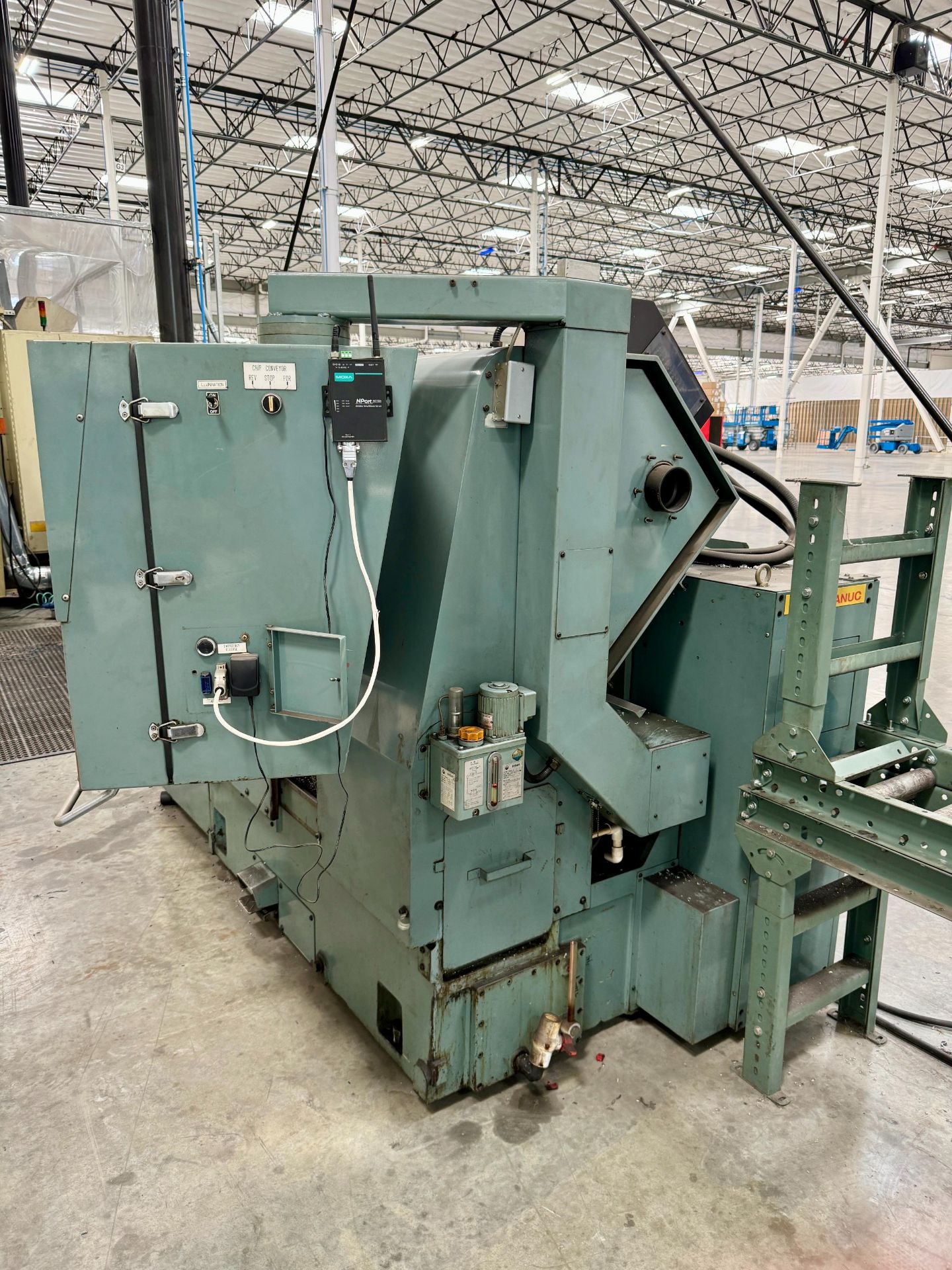 MORI SEIKI SL-1A TURNING CENTER, FANUC SYSTEM 10TE-F CONTROL, TAILSTOCK, CHIP CONVEYOR, S/N 736 - Image 9 of 17