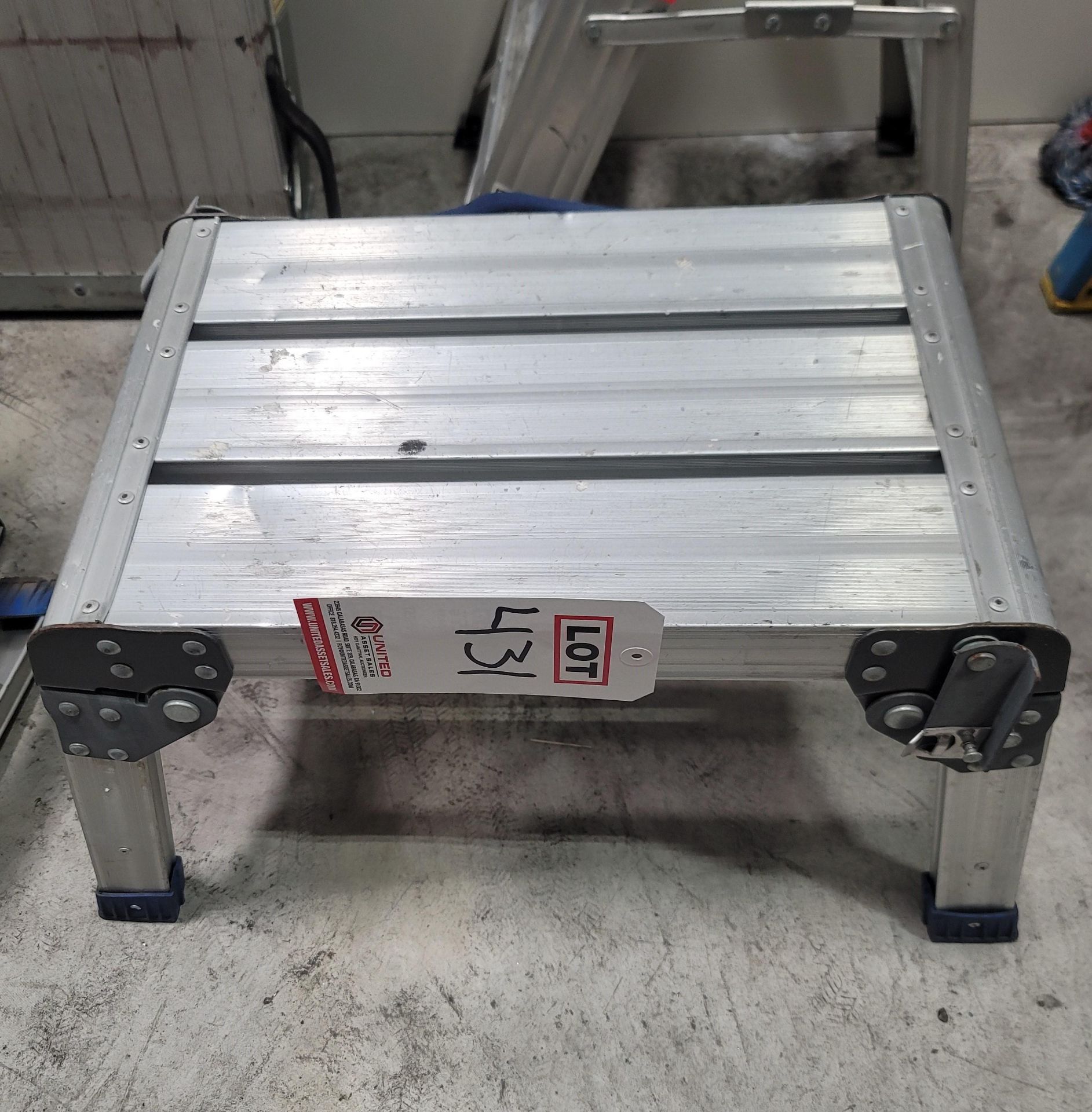 HAULMASTER 18" X 12" ALUMINUM WORK PLATFORM