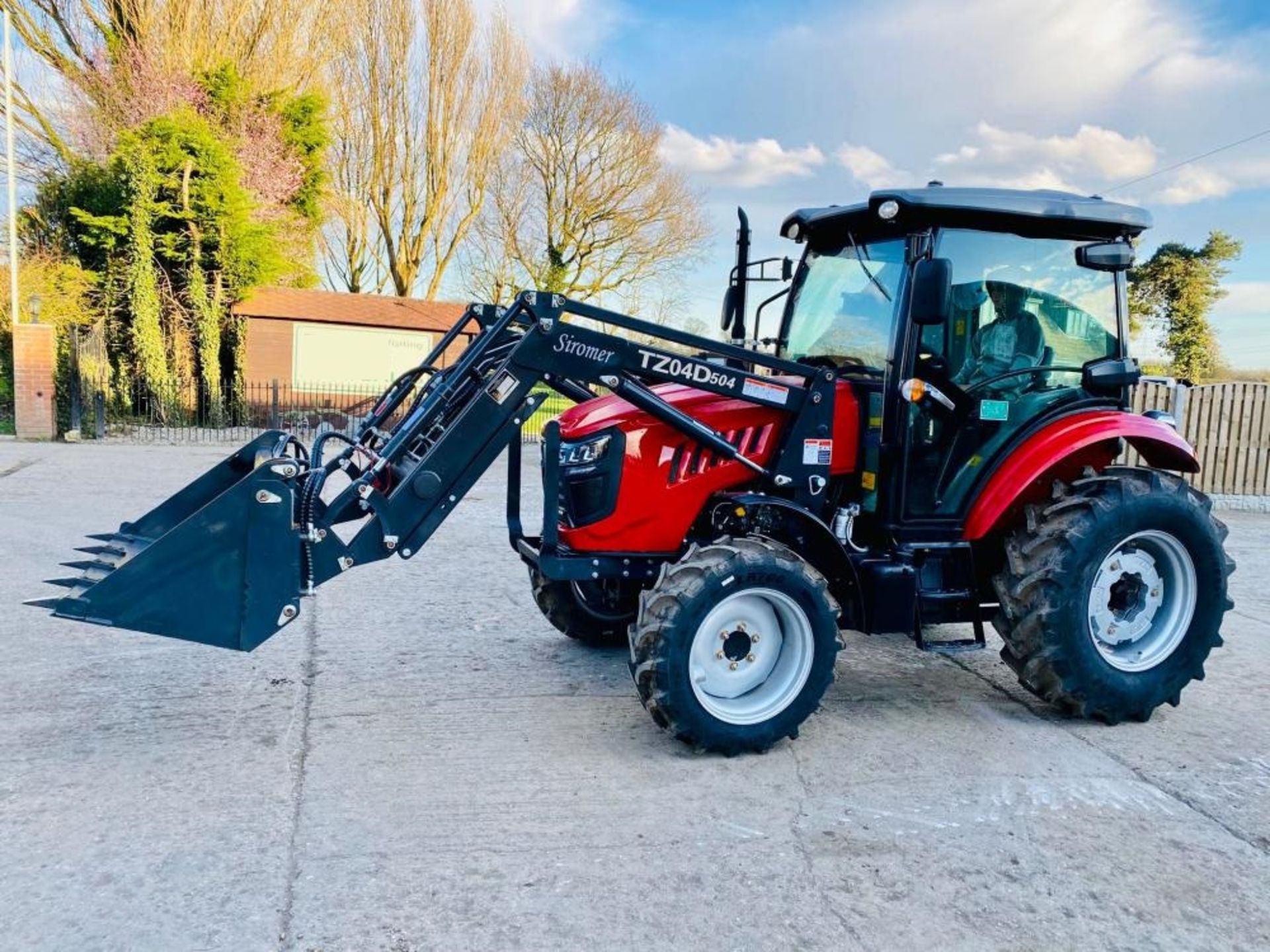 BRAND NEW SIROMER 504 4WD TRACTOR WITH SYNCHRO CAB AND LOADER - Image 9 of 18