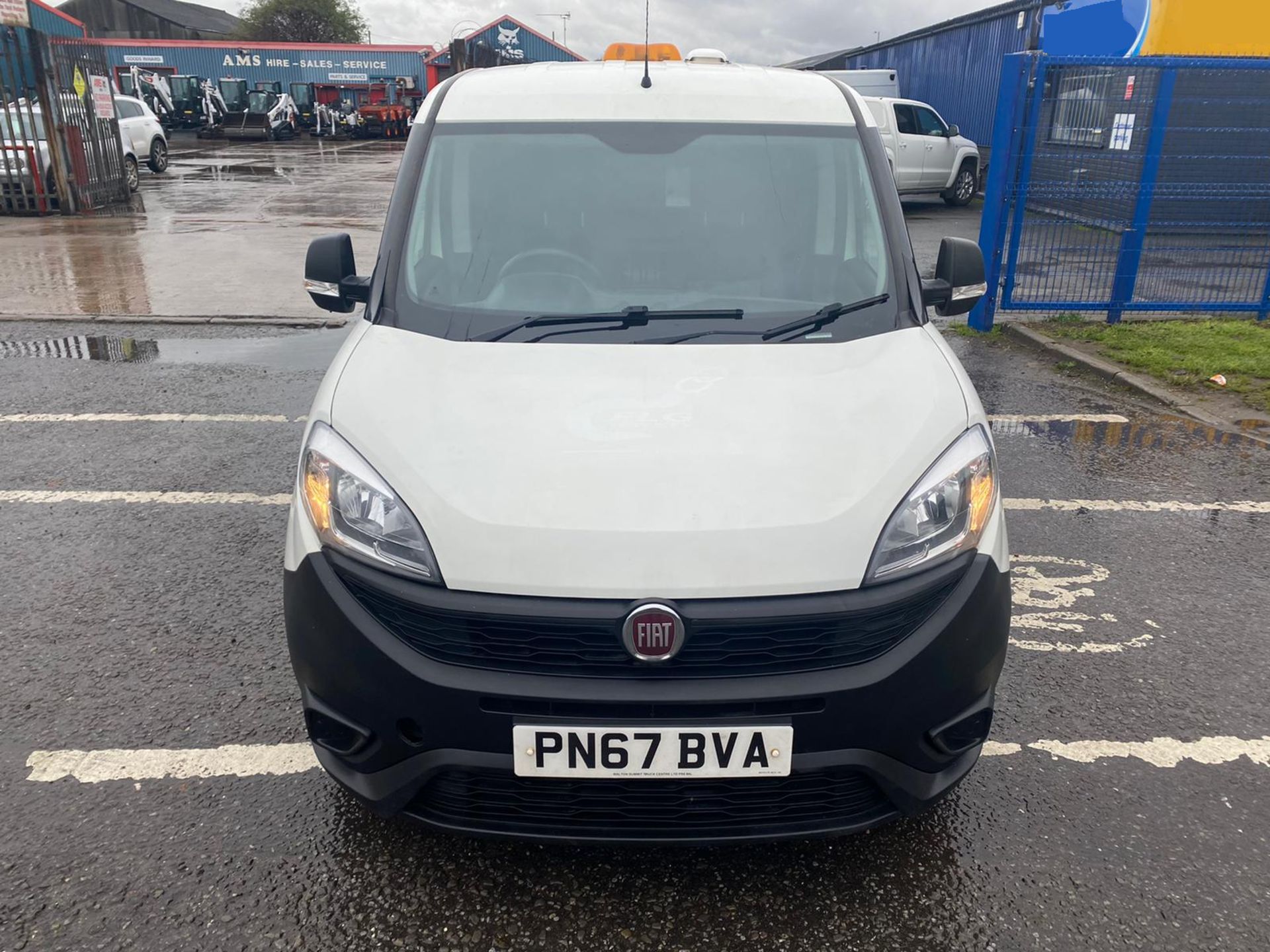 2017 67 FIAT DOBLO PANEL VAN - 91K MILES - EURO 6 - 1KEY - Image 2 of 10