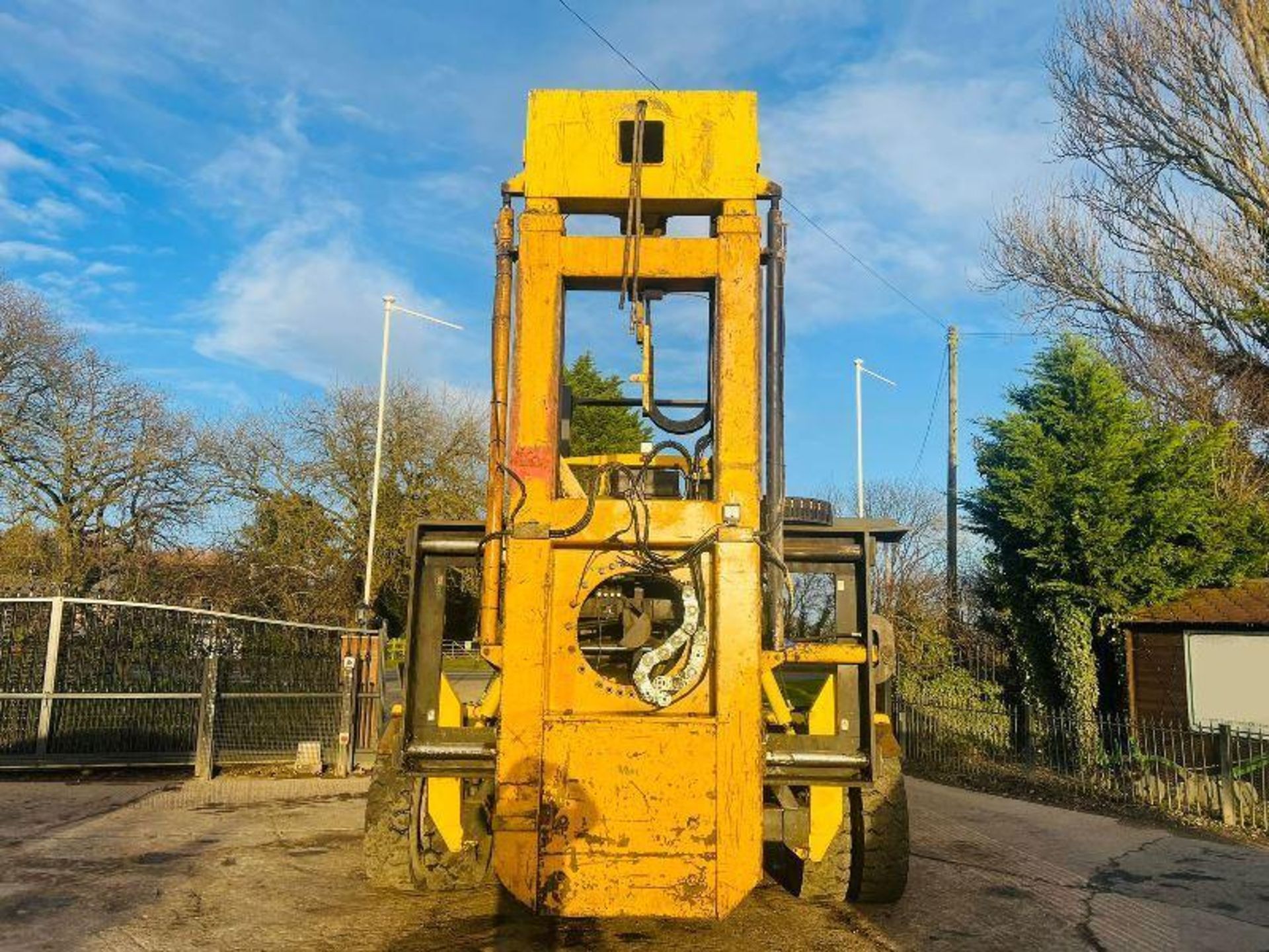 SMV SL16-1200A HIGH RISE CABIN FORKLIFT C/W ROTATING HEAD STOCK & PIPE CARRIER  - Image 2 of 19