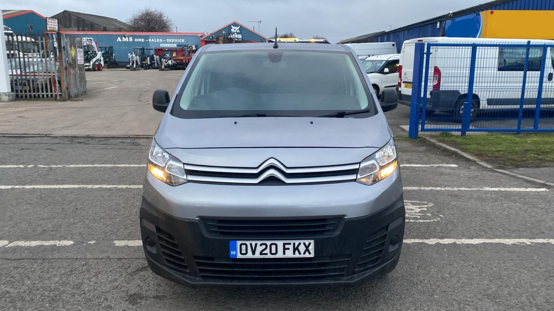 2020 20 CITROEN DISPATCH PANEL VAN - 2.0 6 SPEED - AIR CON - TWIN SIDE DOORS - Image 2 of 10