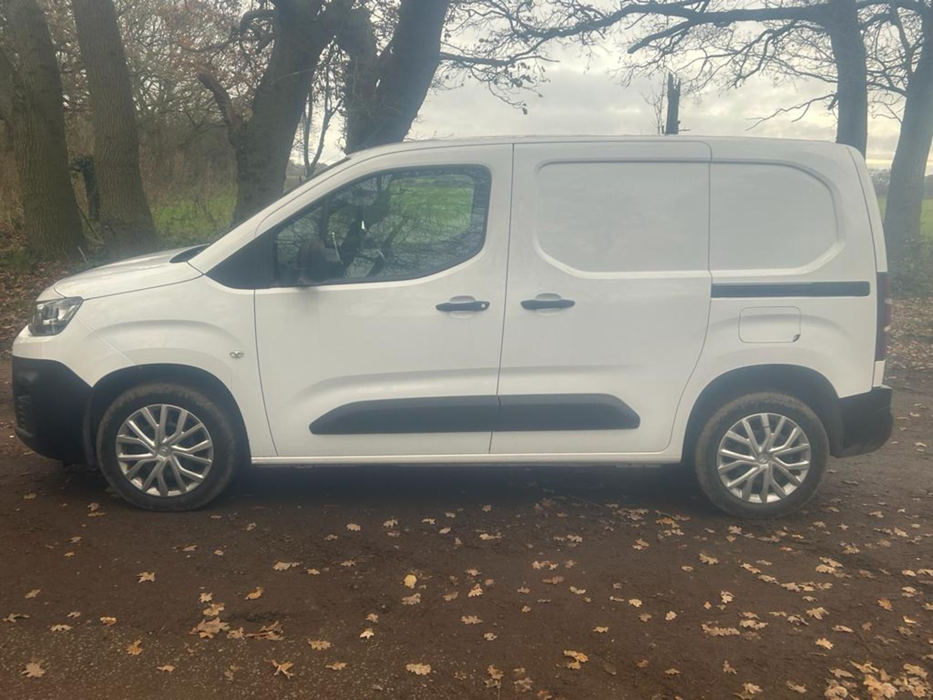 2020 70 CITROEN BERLINGO PANEL VAN - 73K MILES - 3 SEATS - AIR CON - Image 4 of 11