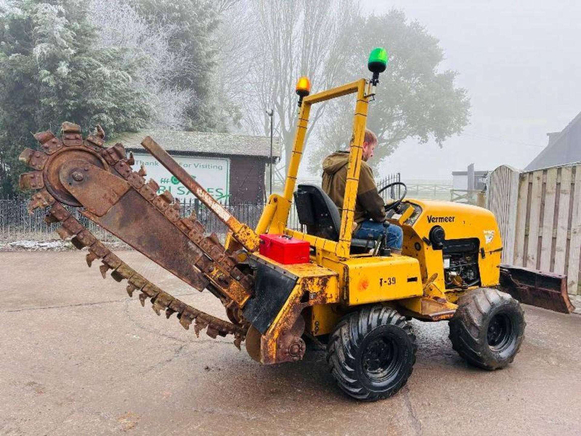 VERMEER RT450 4WD TRENCHER C/W FRONT BLADE & DEUTZ ENGINE - Image 8 of 14