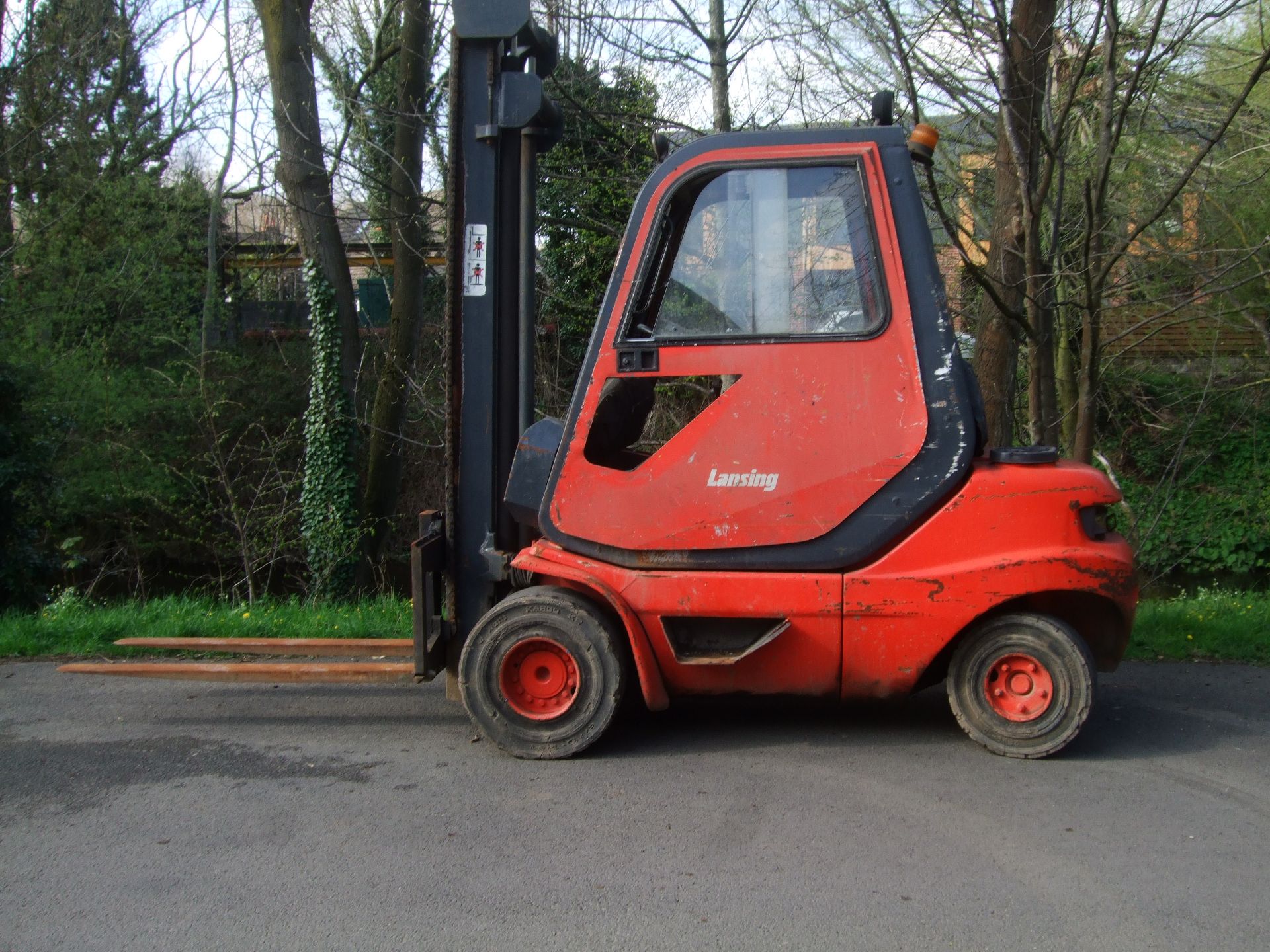 LINDE H30D - 03 DIESEL FORKLIFT - DUPLEX MAST - YOM 2002 - FULL CAB - Image 3 of 5