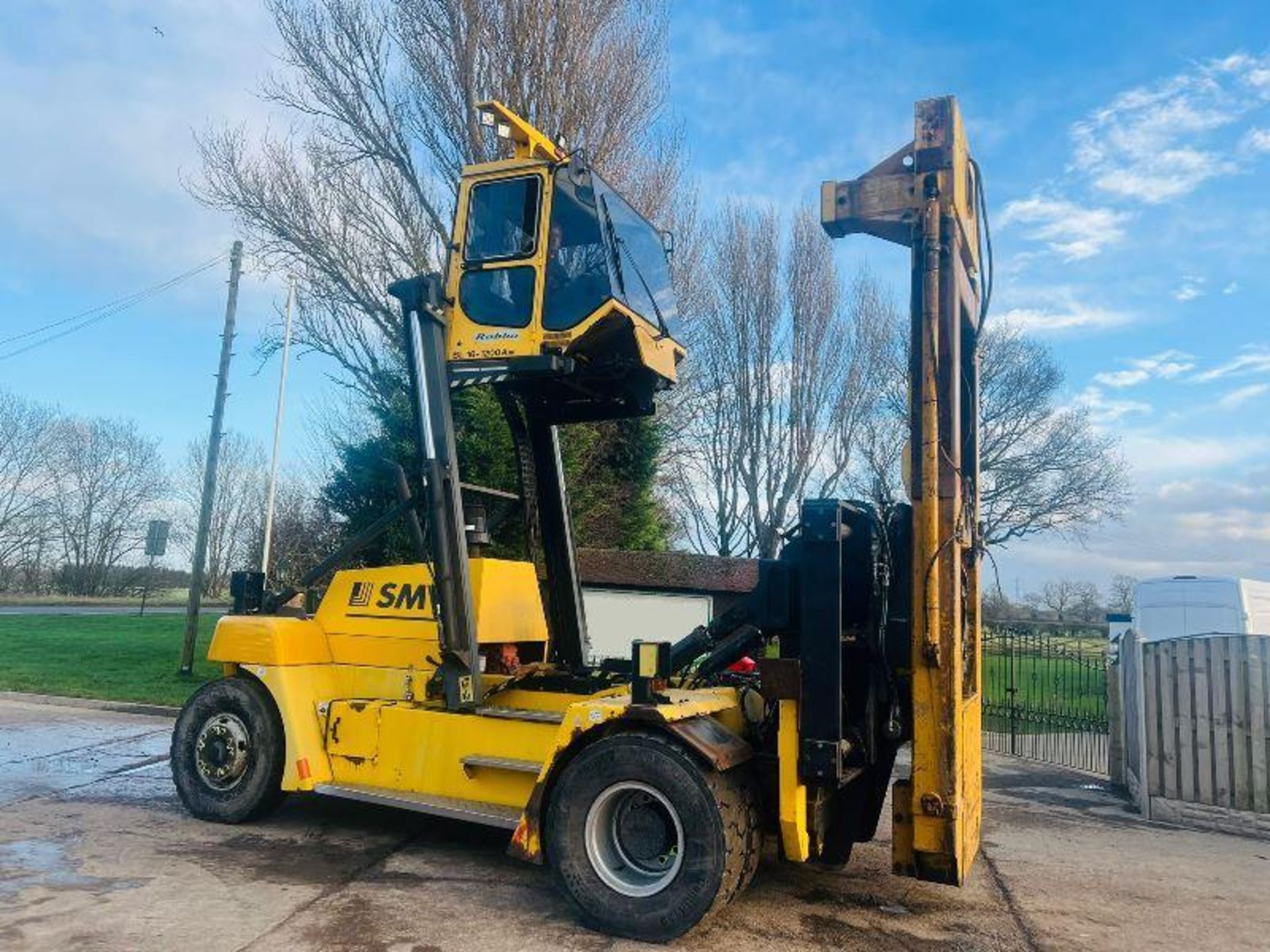 SMV SL16-1200A HIGH RISE CABIN FORKLIFT C/W ROTATING HEAD STOCK & PIPE CARRIER  - Image 19 of 19