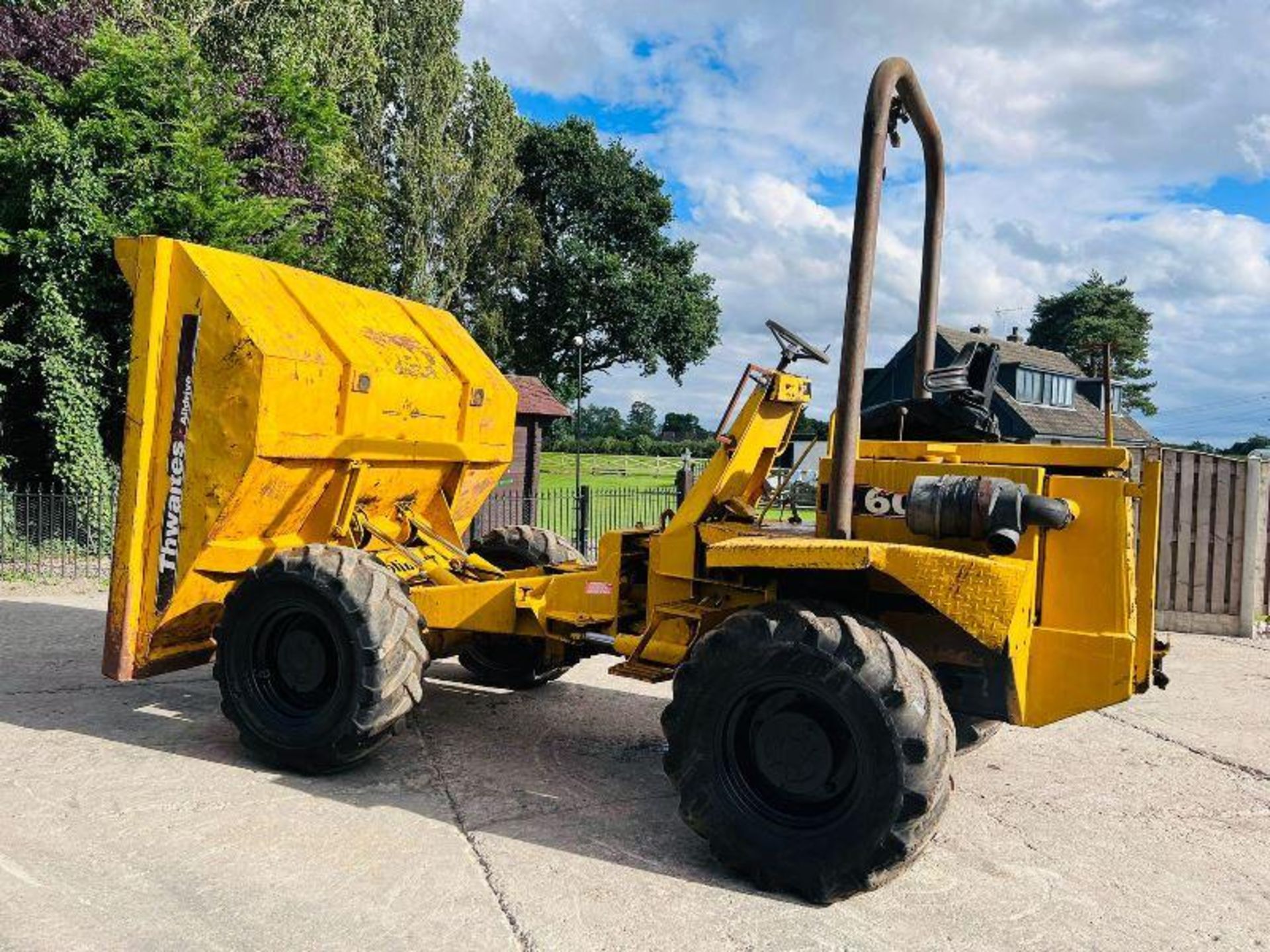 THWAITES ALLDRIVE 6000 4WD DUMPER C/W ROLE BAR & PERKINS ENGINE - Image 9 of 11