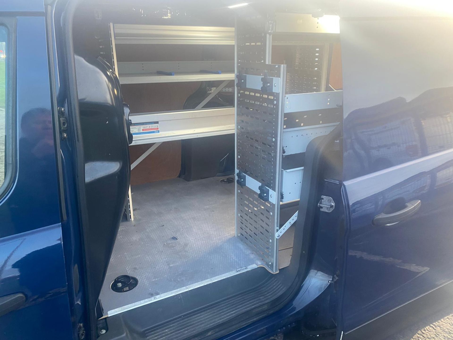 2018 68 FORD TRANSIT CONNECT TREND LWB PANEL VAN - 3 SEATS - NEWER SHAPE - AIR CON - Image 7 of 9