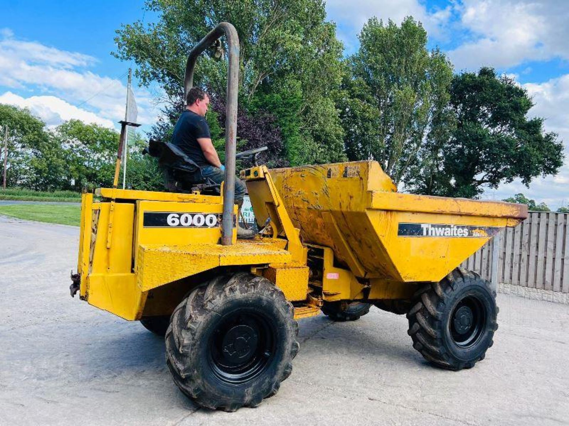 THWAITES ALLDRIVE 6000 4WD DUMPER C/W ROLE BAR & PERKINS ENGINE - Image 5 of 11