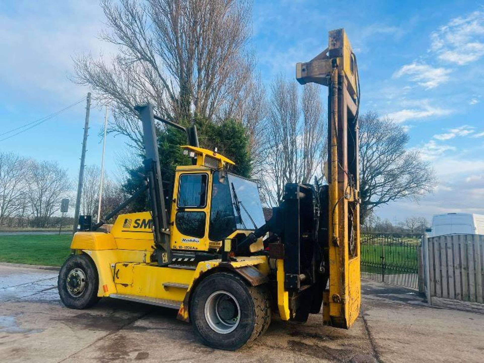 SMV SL16-1200A HIGH RISE CABIN FORKLIFT C/W ROTATING HEAD STOCK & PIPE CARRIER  - Image 11 of 19