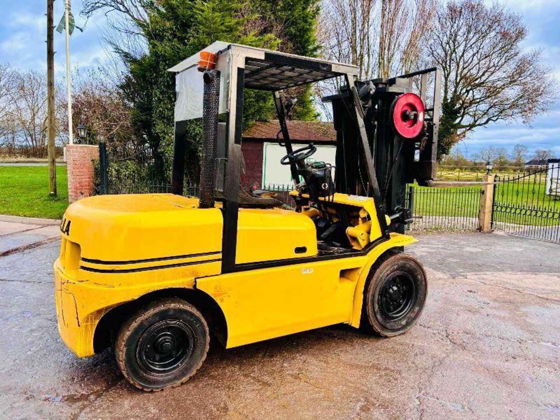 HALLA HDF 45A DIESEL FORKLIFT *CONTAINER SPEC* C/W PALLET TINES - Image 16 of 16