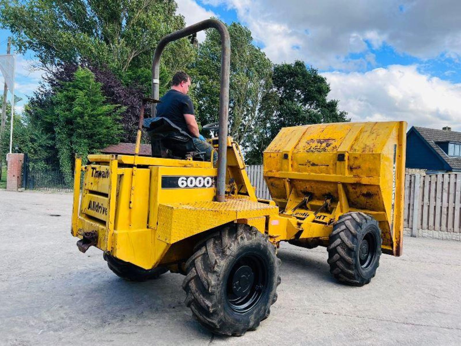 THWAITES ALLDRIVE 6000 4WD DUMPER C/W ROLE BAR & PERKINS ENGINE - Image 10 of 11