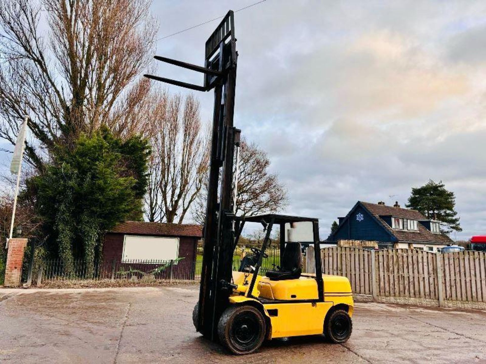 HALLA HDF 45A DIESEL FORKLIFT *CONTAINER SPEC* C/W PALLET TINES - Image 14 of 16