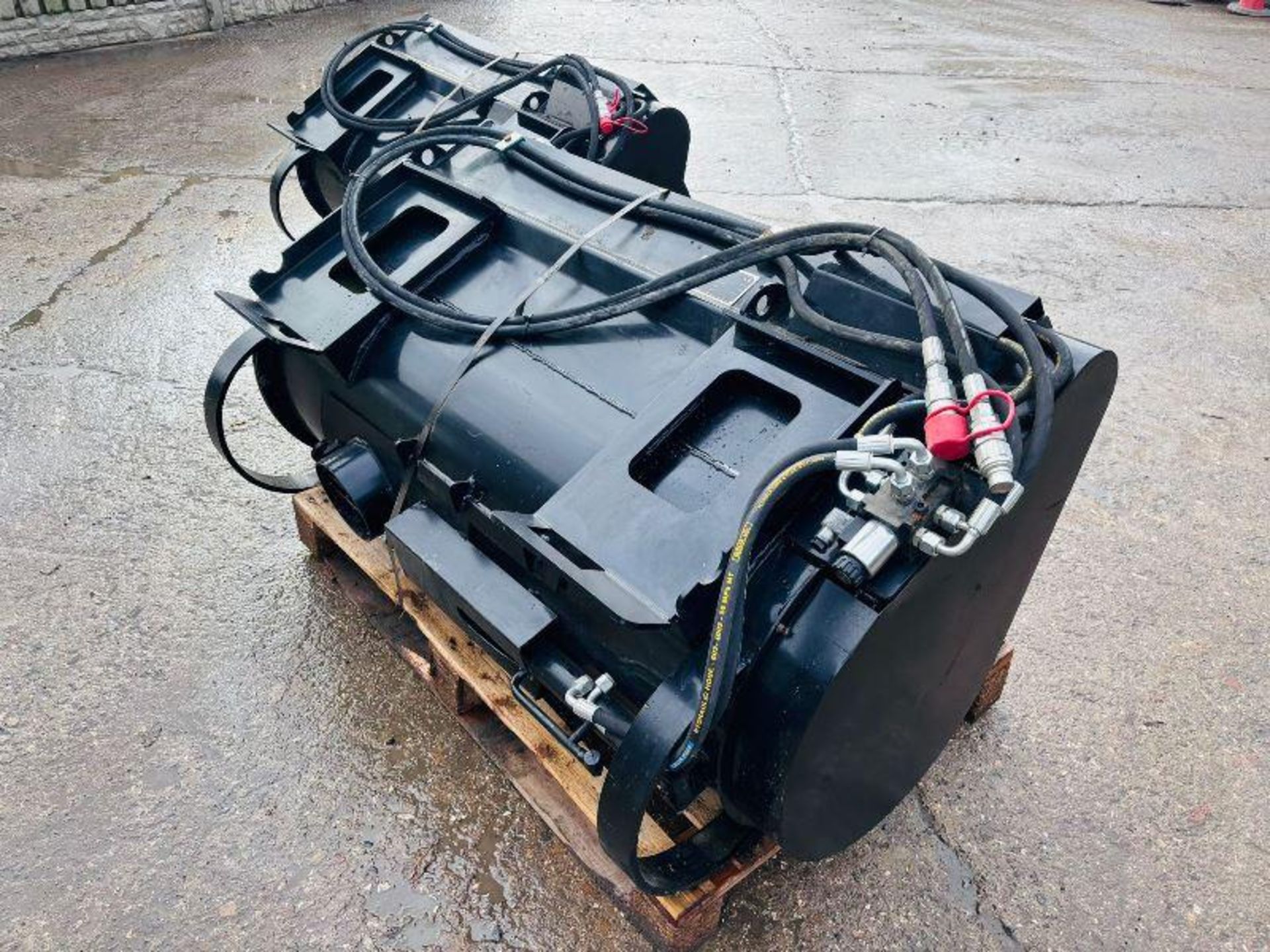 NEW UNUSED ROLFI TL250 HYDUALIC MIXING BUCKET TO SUIT SKID STEER - Image 14 of 14