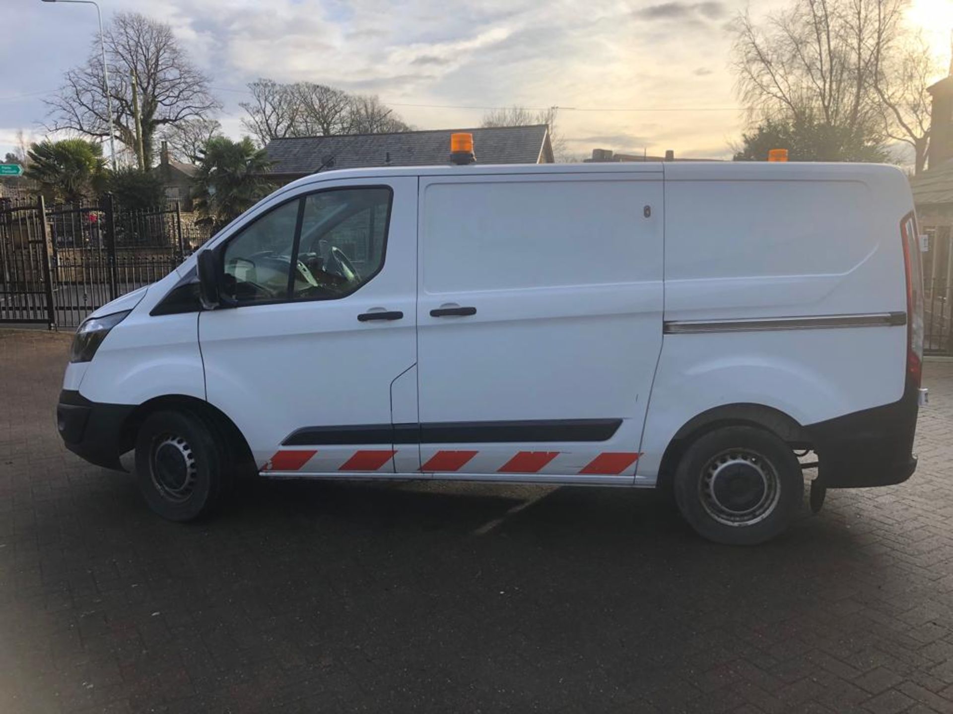 2017 66 FORD TRANSIT CUSTOM PANEL VAN - EX CADENT GAS - EURO 6 - AIR CON - 101,205 MILES - Image 3 of 14