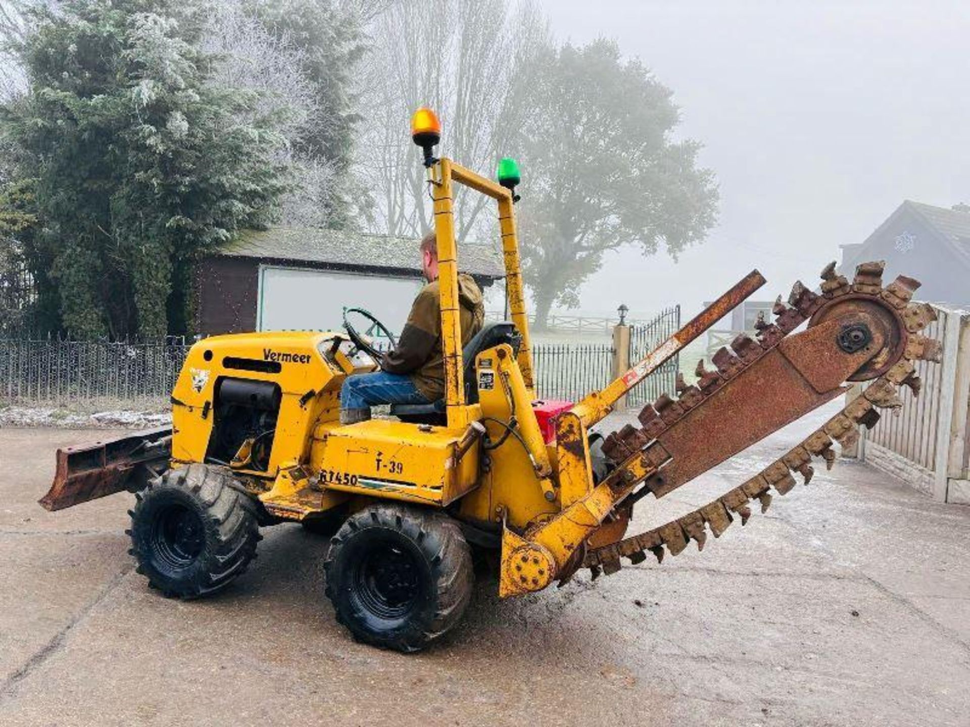 VERMEER RT450 4WD TRENCHER C/W FRONT BLADE & DEUTZ ENGINE - Image 3 of 14