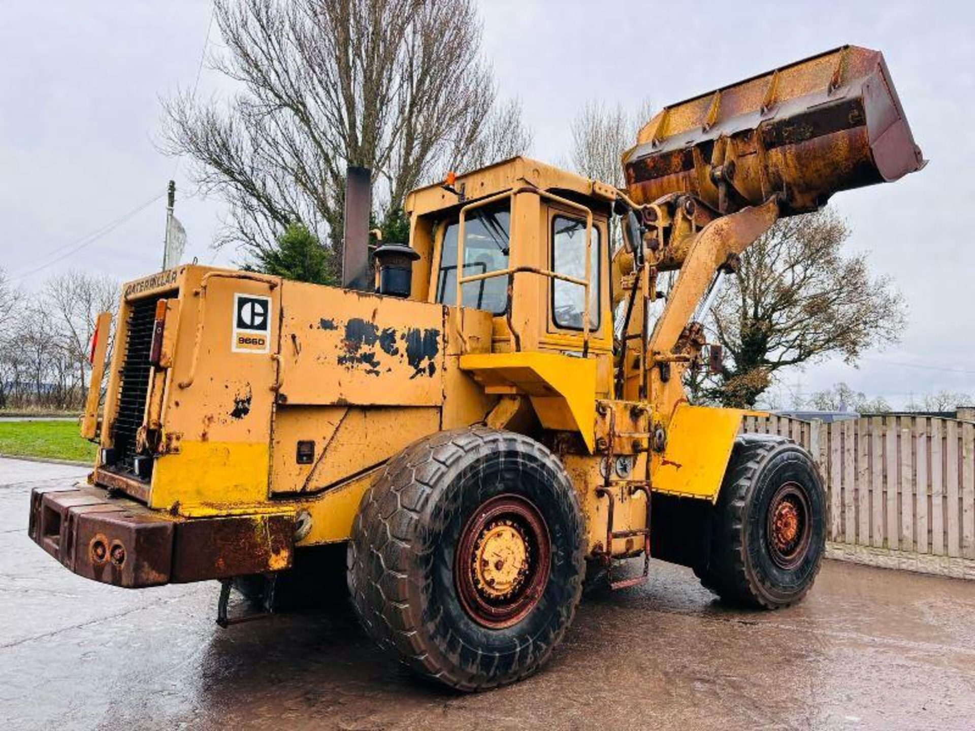 CATERPILLAR 966D 4WD LOADING SHOVEL C/W BUCKET - Image 14 of 18