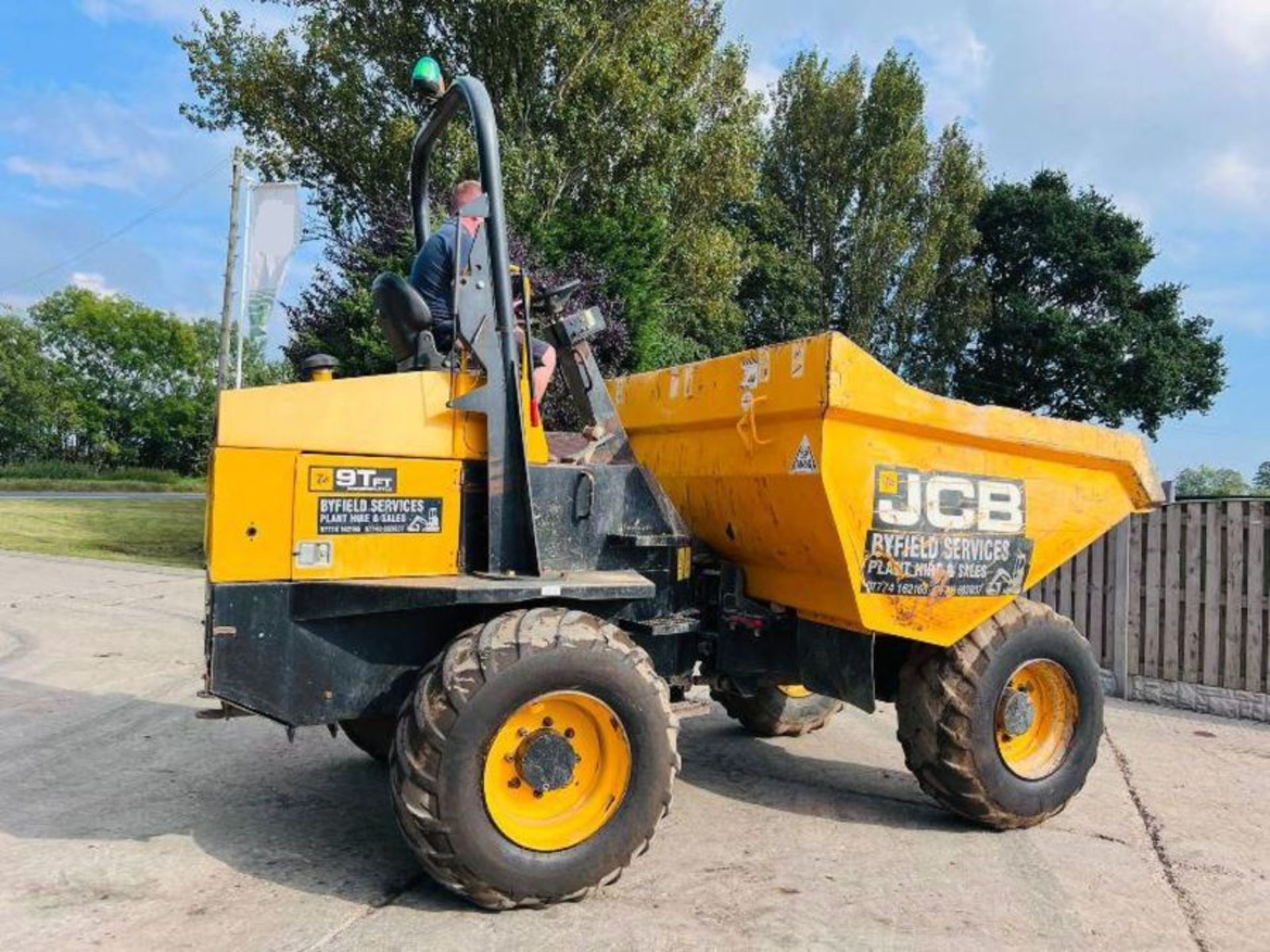 JCB 9TFT 4WD DUMPER *YEAR 2016, 1965 HOURS * C/W ROLE BAR - Image 3 of 14