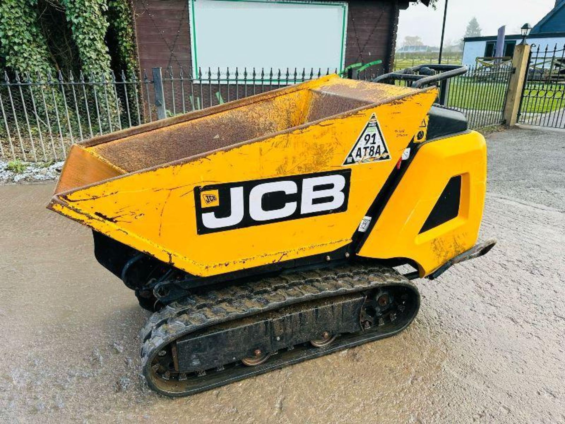 JCB HTD-5 TRACKED HIGH TIP PEDESTRIAN DUMPER *YEAR 2018* - Image 4 of 16