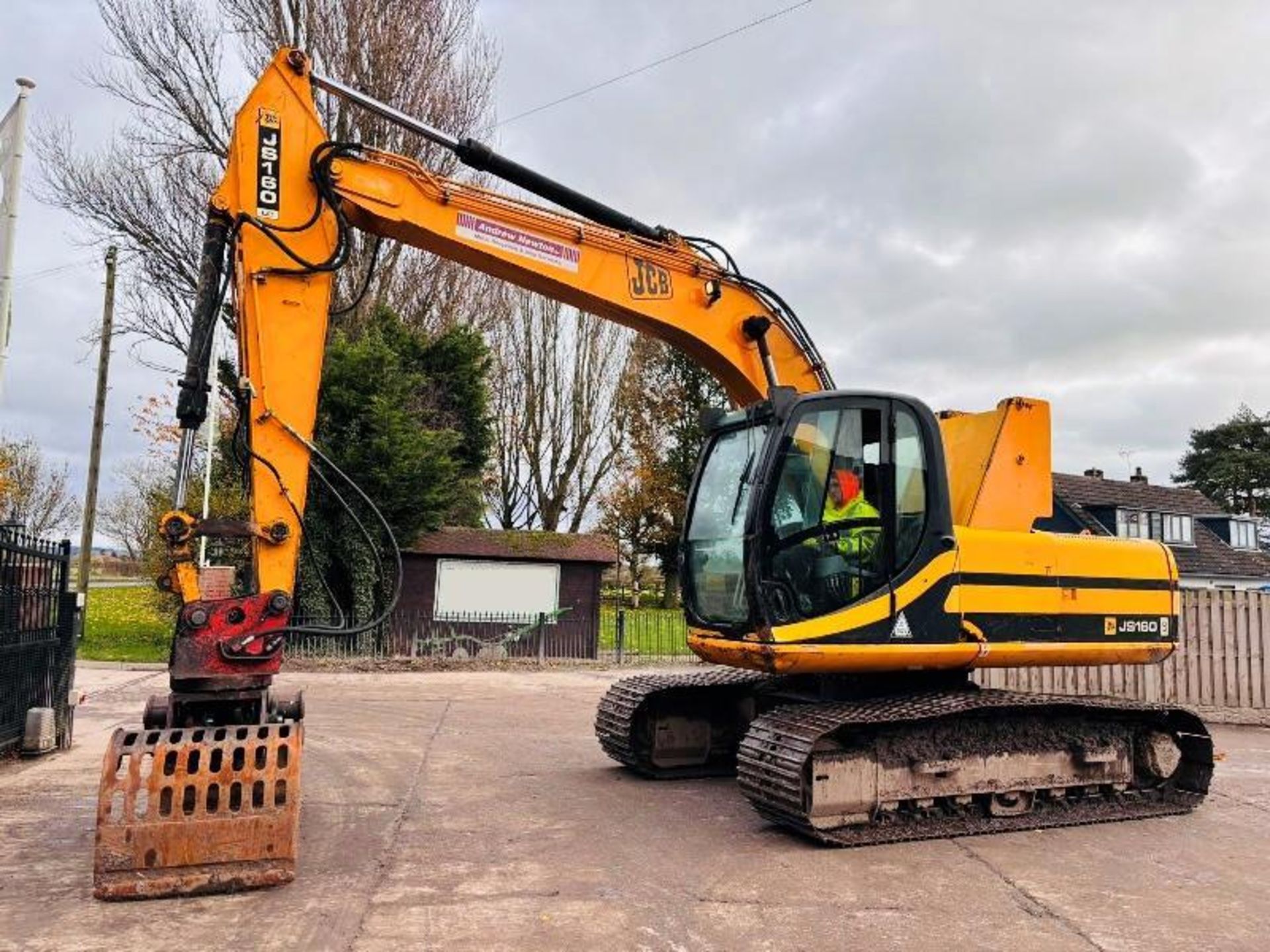 JCB JS160LC HIGH RISE CABIN SCRAP HANDLER C/W ROTATING SELECTOR GRAB - Image 14 of 16