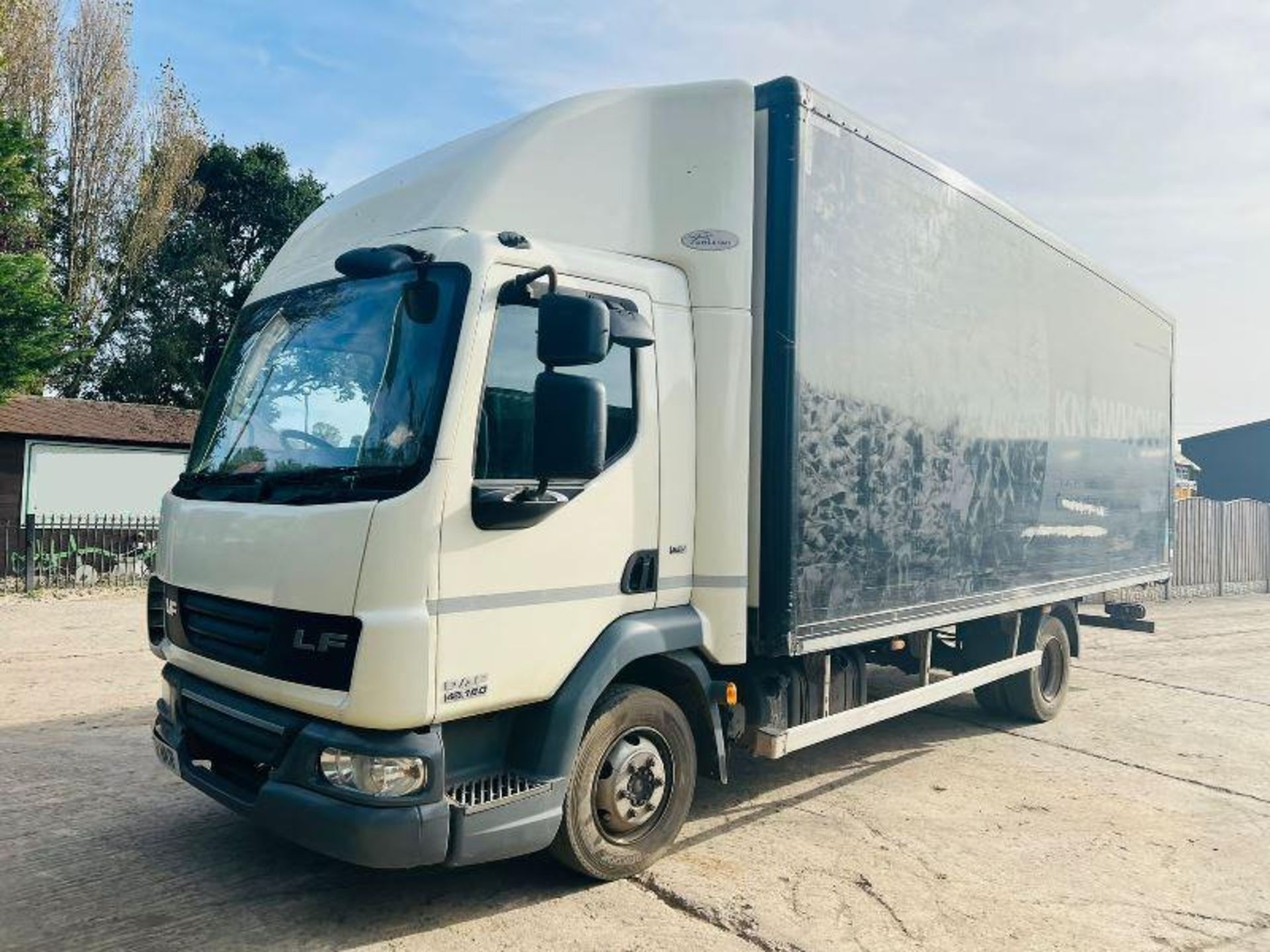 DAF 45.160 BOX TRUCK C/W REAR ROLLER SHUTTER DOOR - READING 475326 KM - Image 16 of 16