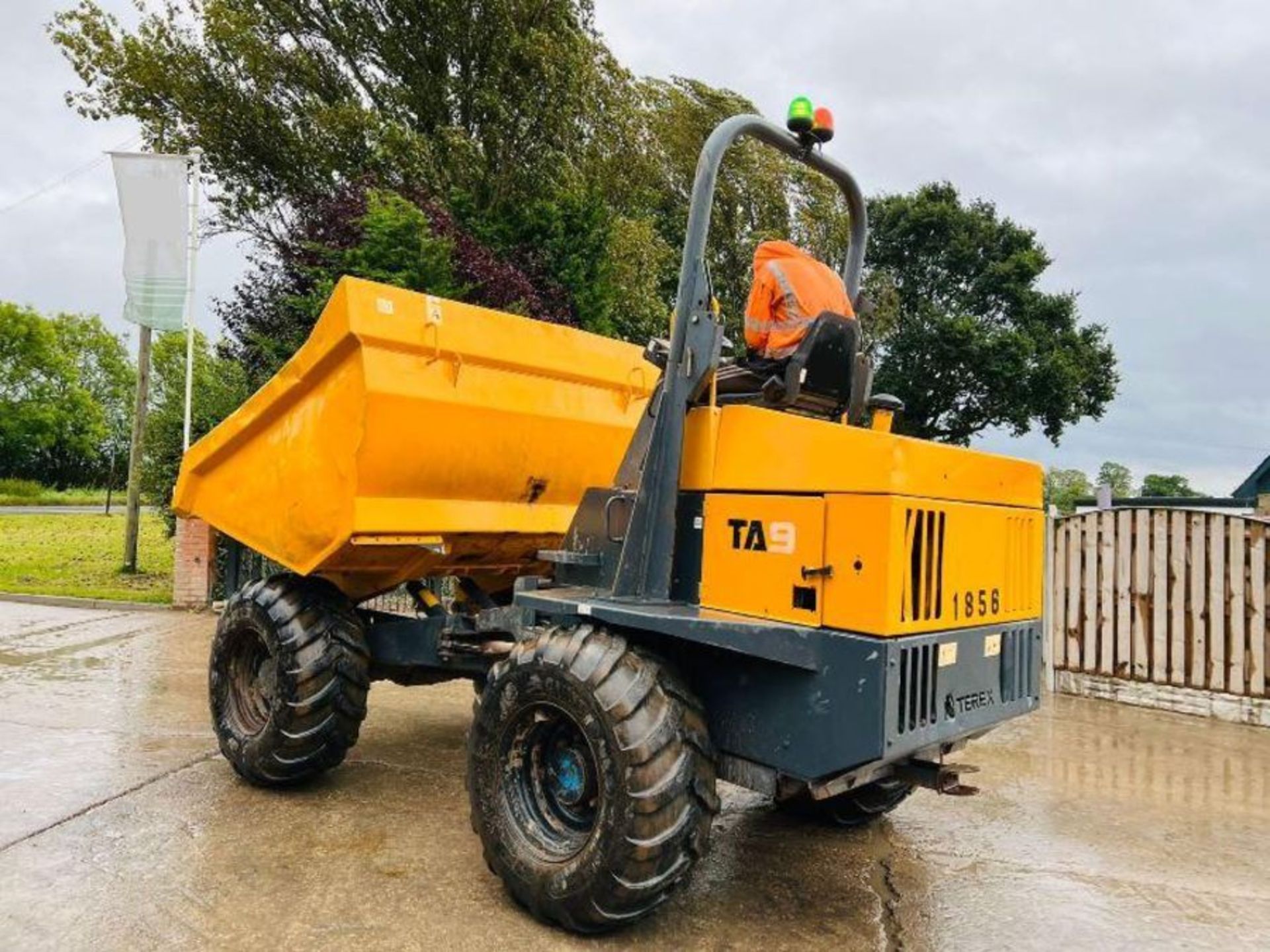 TEREX TA9 4WD DUMPER *YEAR 2014 , 3074 HOURS* C/W ROLE BAR - Image 2 of 16