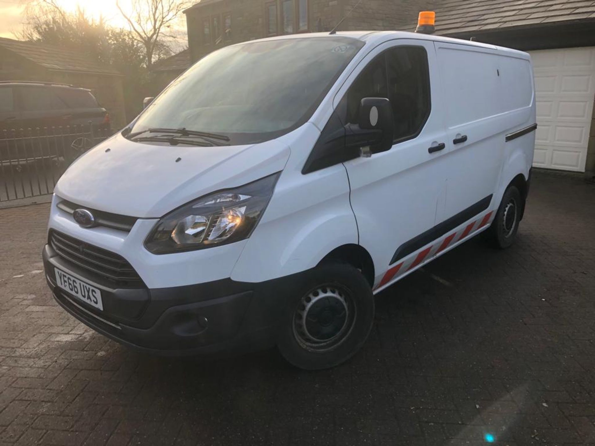 2017 66 FORD TRANSIT CUSTOM PANEL VAN - EX CADENT GAS - EURO 6 - AIR CON - 101,205 MILES - Image 4 of 14